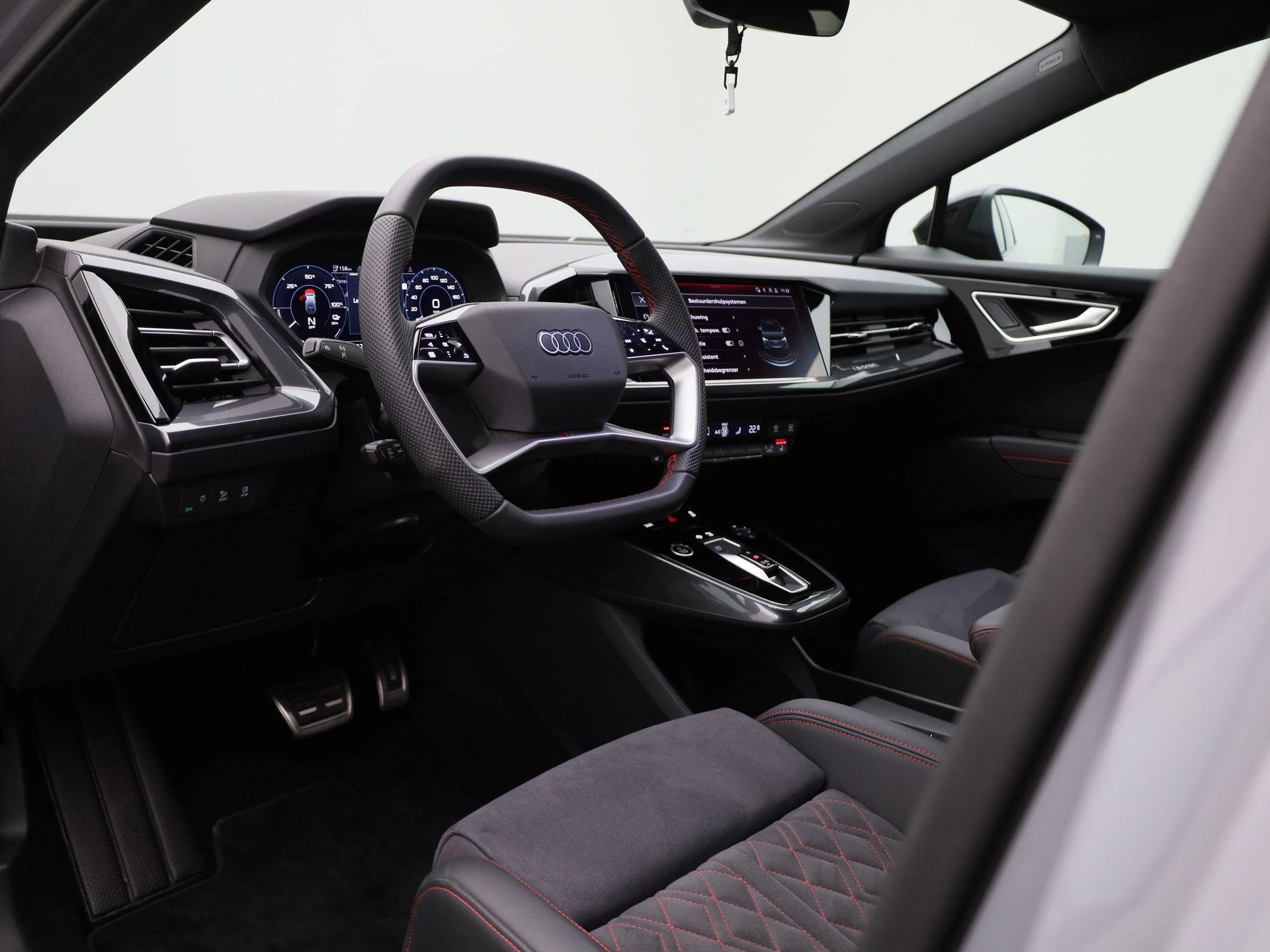 Audi-Q4 e-tron-image-36