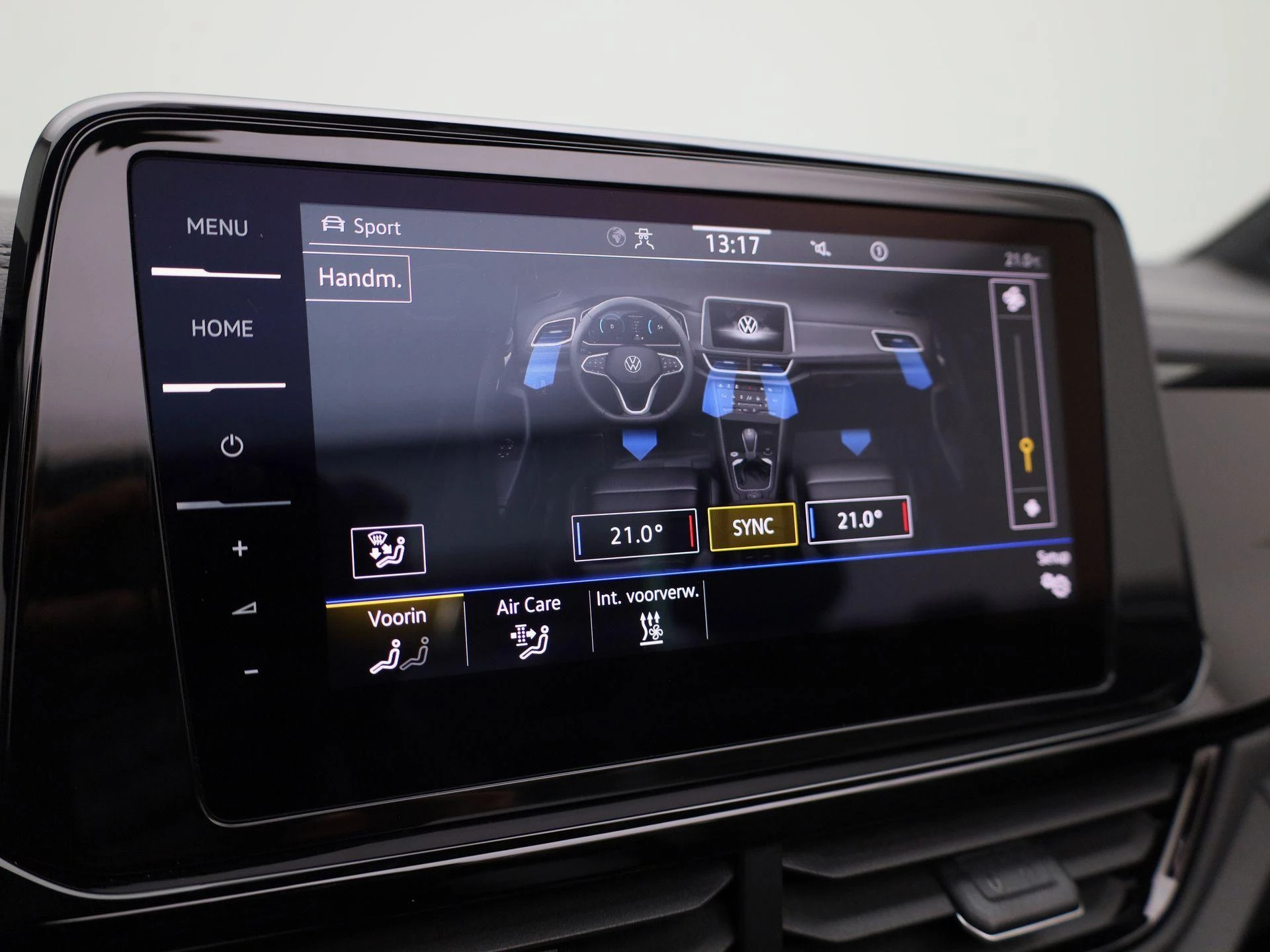 Volkswagen-T-Roc-image-26