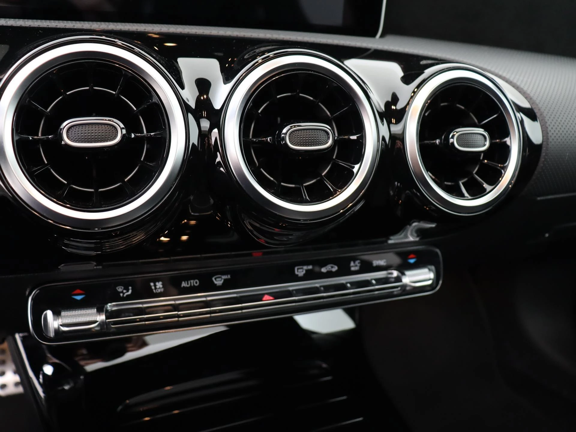 Mercedes-Benz-A-Klasse-image-19