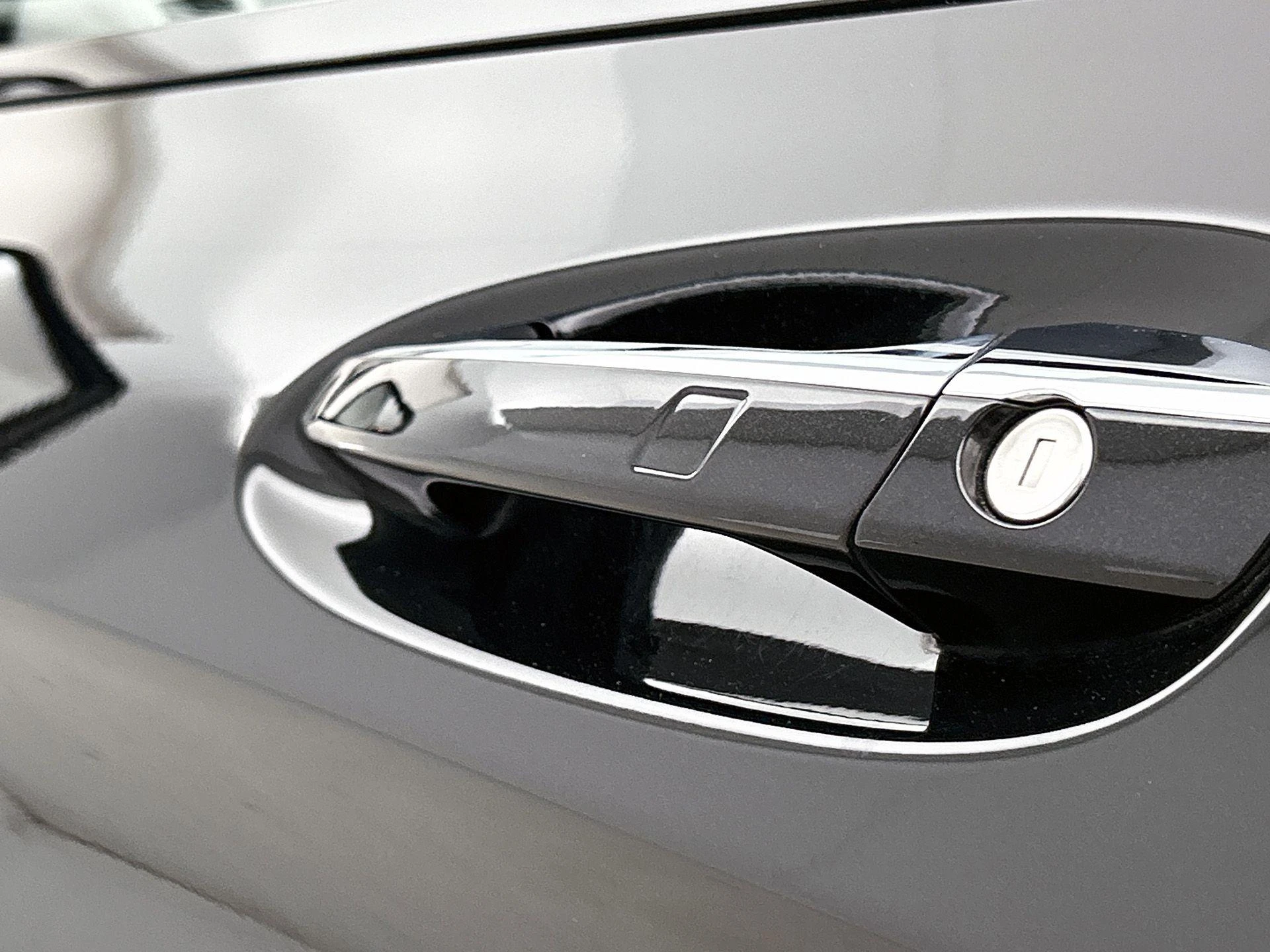 Mercedes-Benz-GLA-image-27