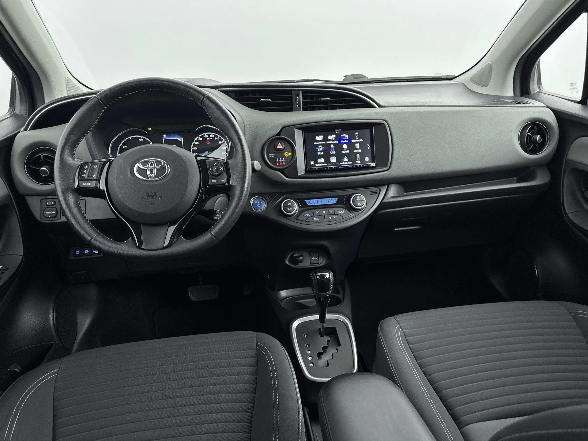 Toyota-Yaris-image-19
