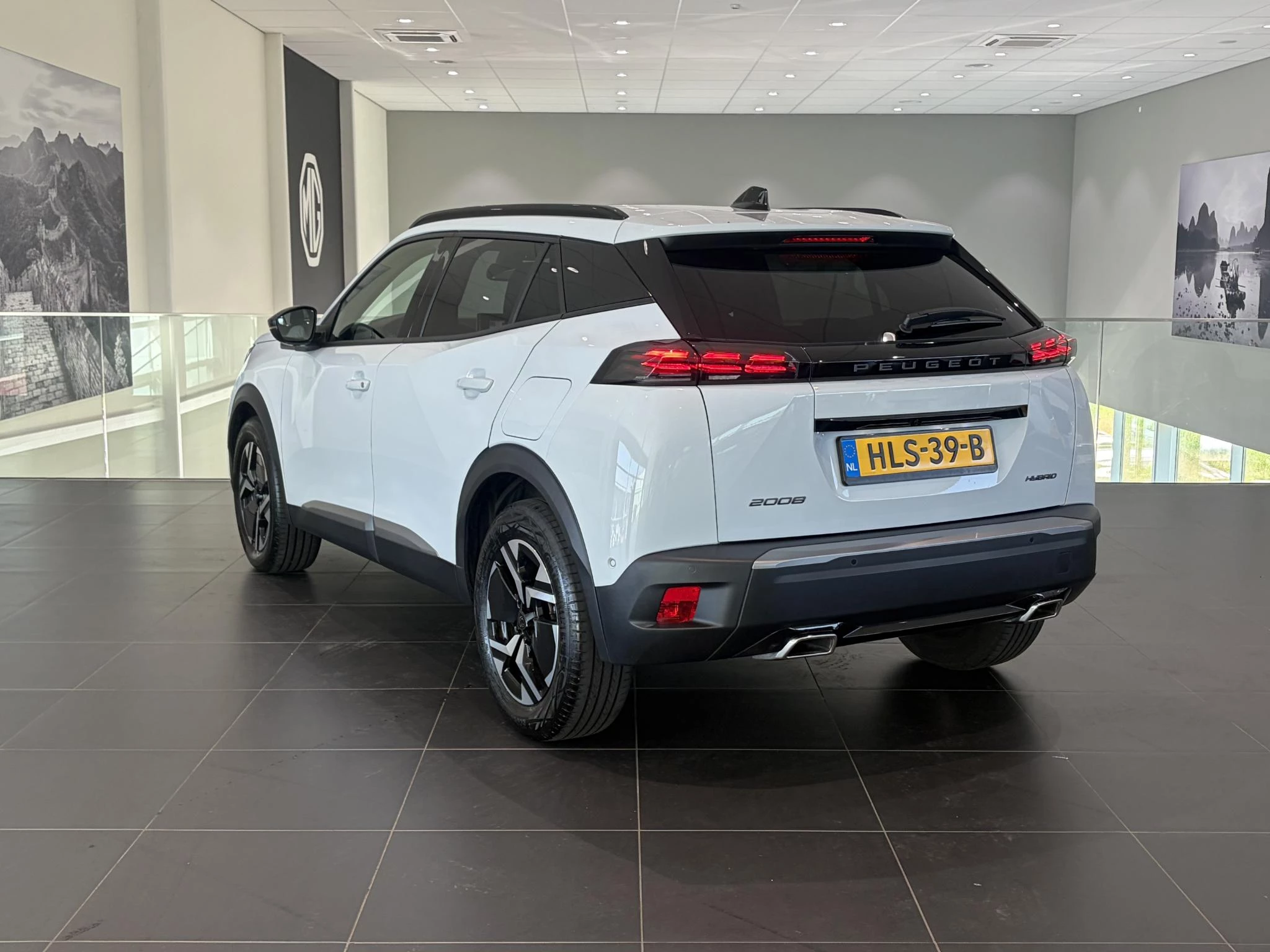Peugeot-2008-image-2