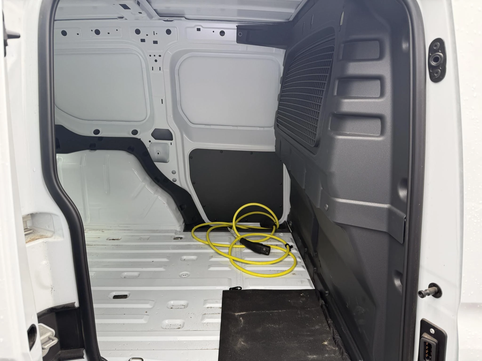 Ford-Transit Connect-image-4
