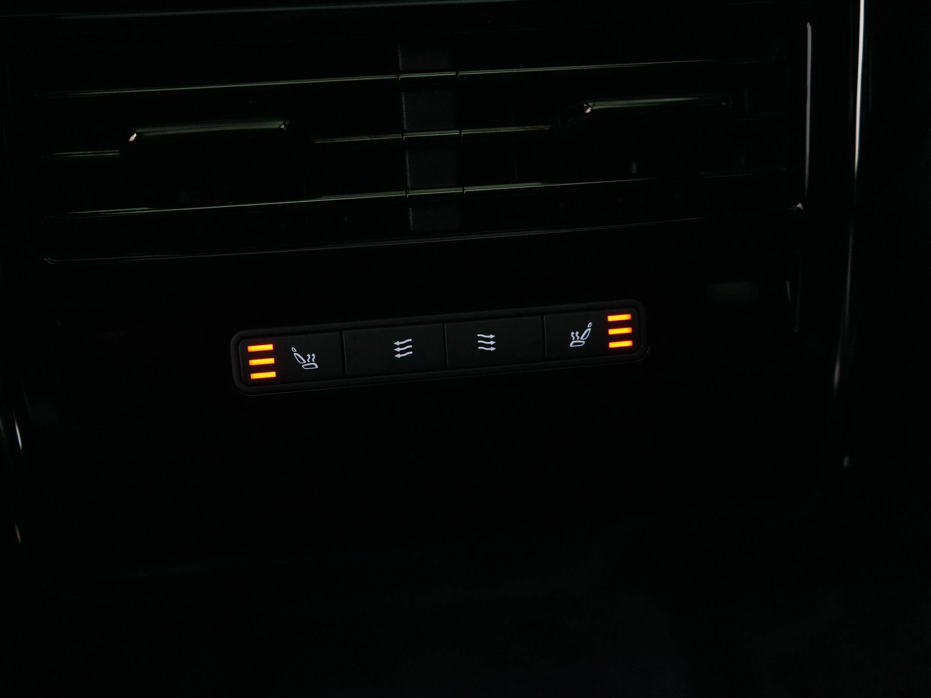 Land Rover Range Rover Sport 3.0 P460e MOMENTUM EDITION