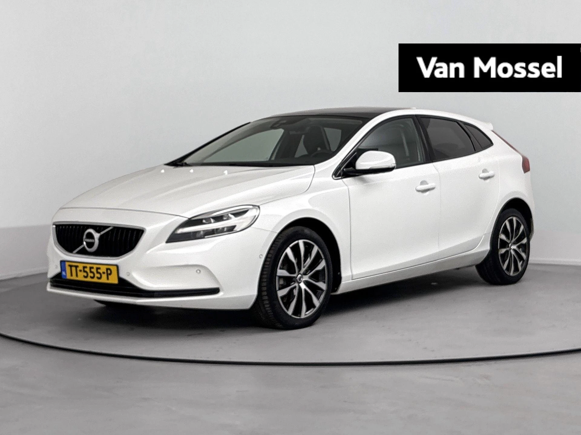 Volvo-V40-image-0
