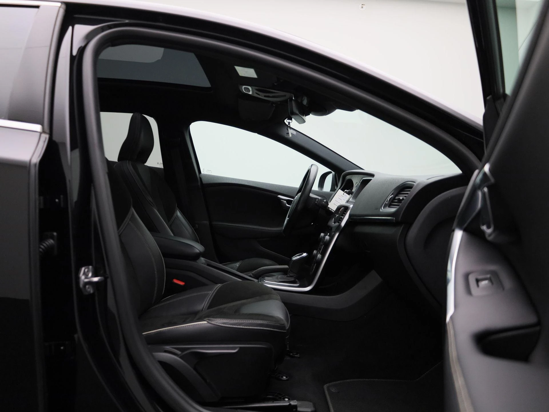 Volvo-V40-image-38