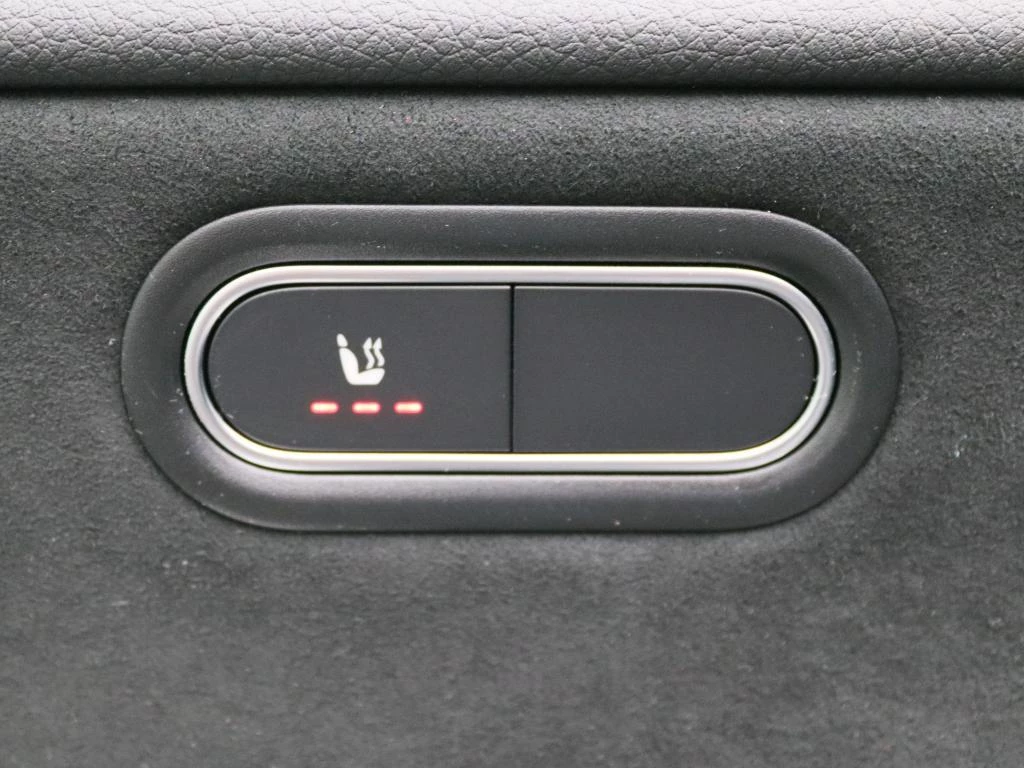 Mercedes-Benz-CLA-image-10