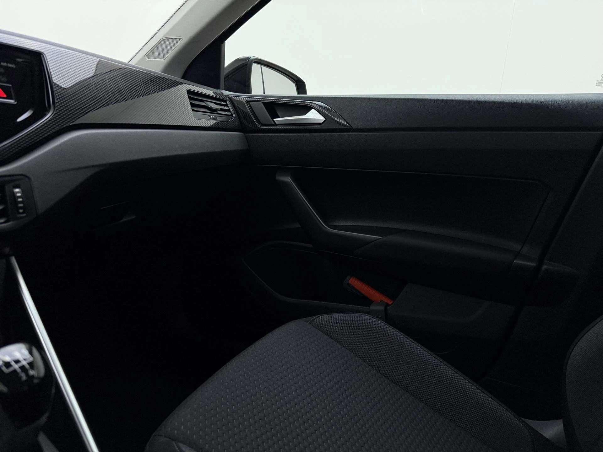 Volkswagen-Polo-image-27