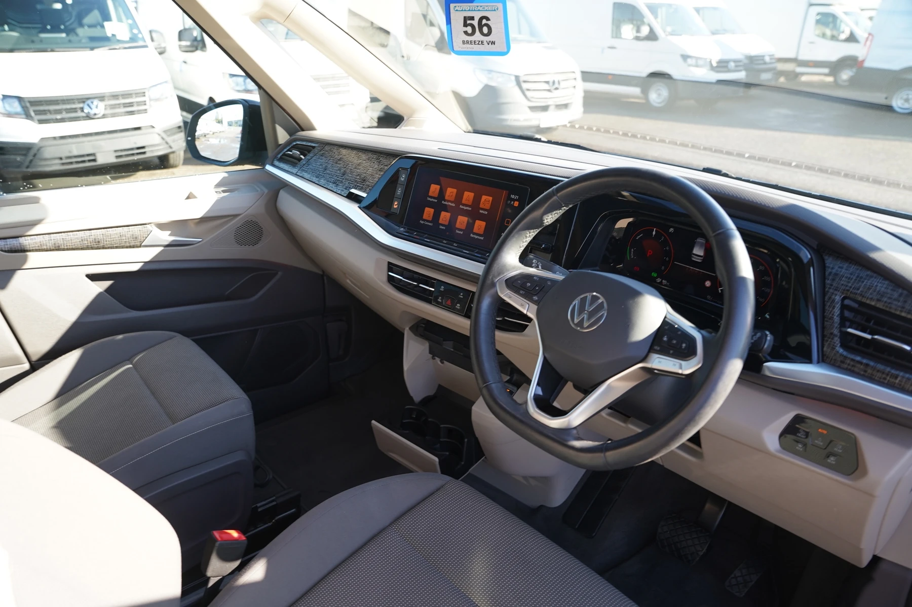 Volkswagen-Multivan-image-5