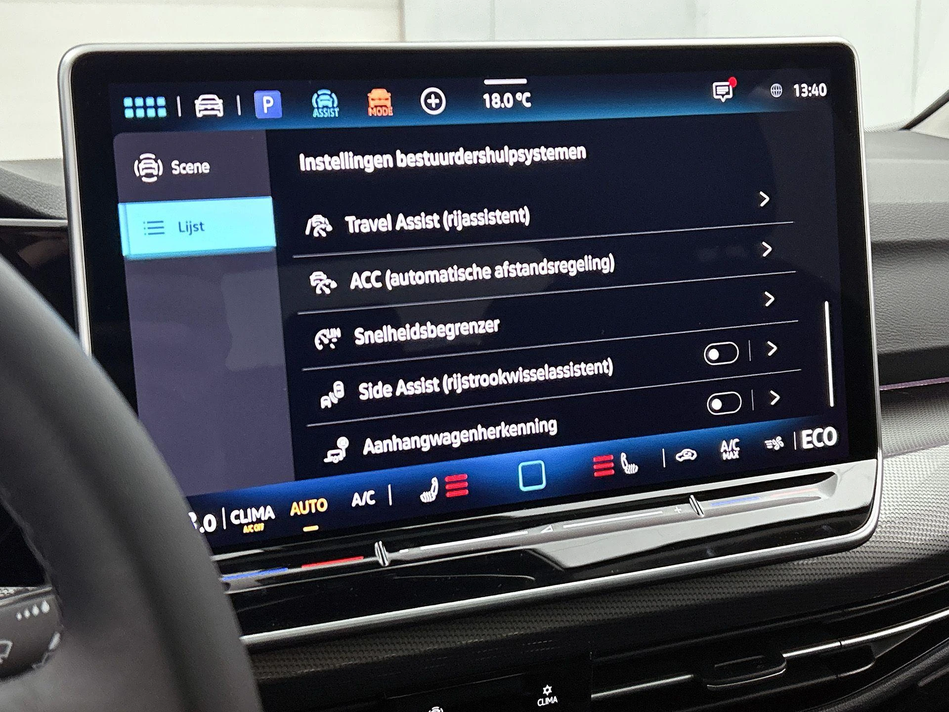 Volkswagen-Golf-image-11