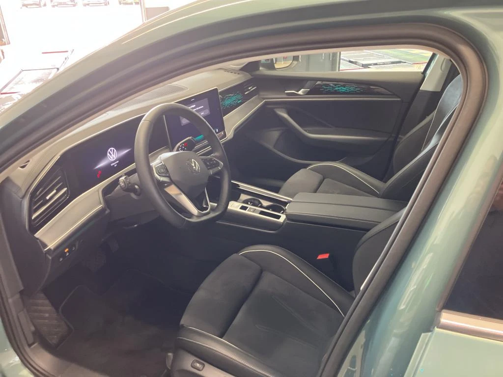 Volkswagen-Passat-image-4