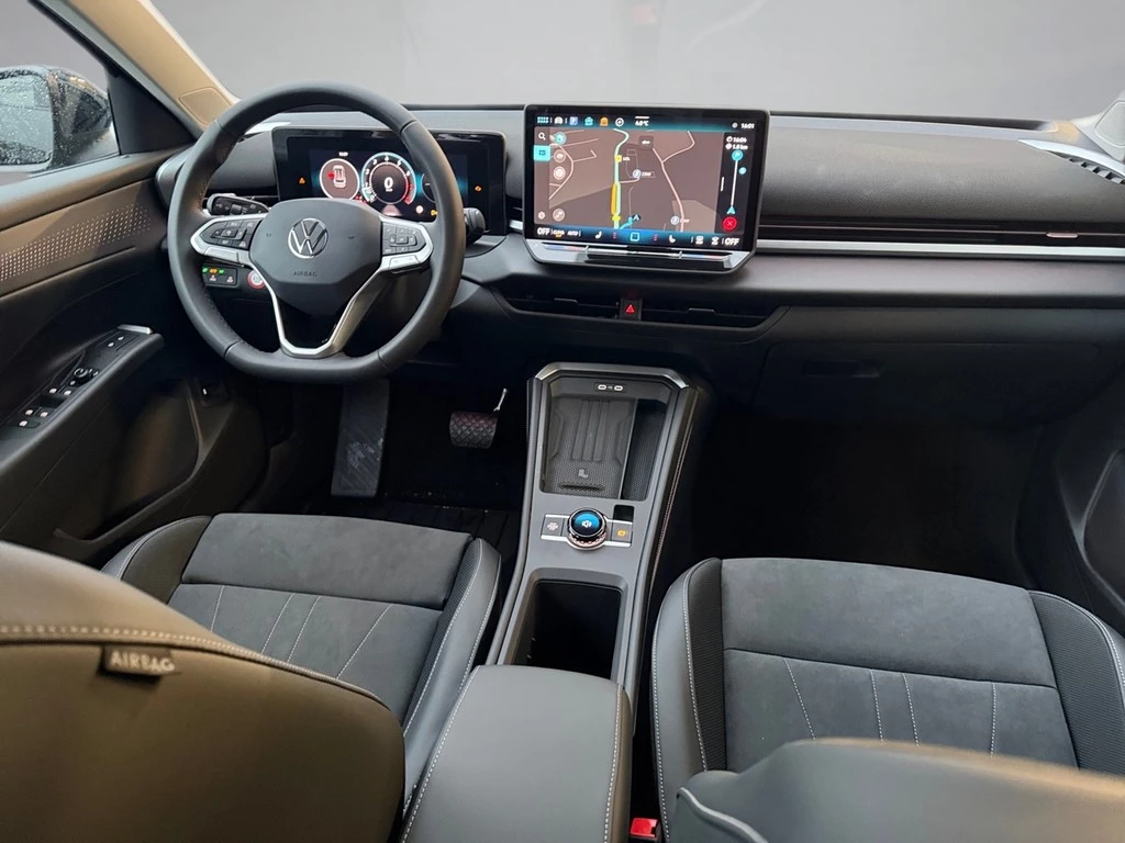 Volkswagen-T-Roc-image-11