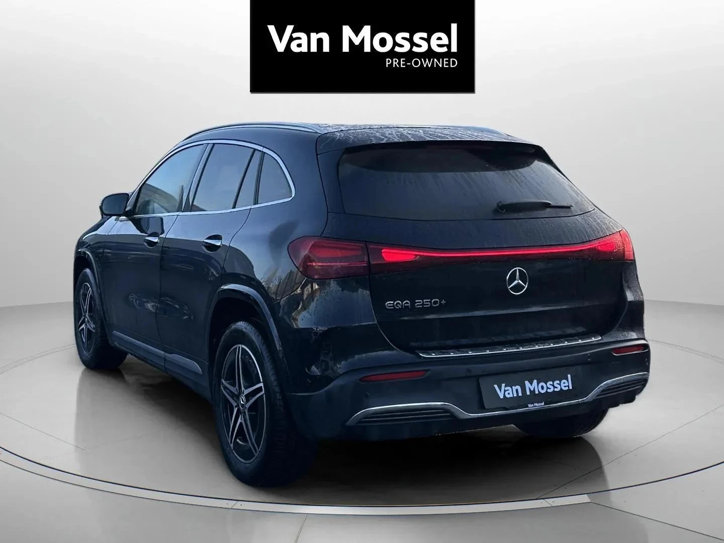 Mercedes-Benz-EQA-image-6