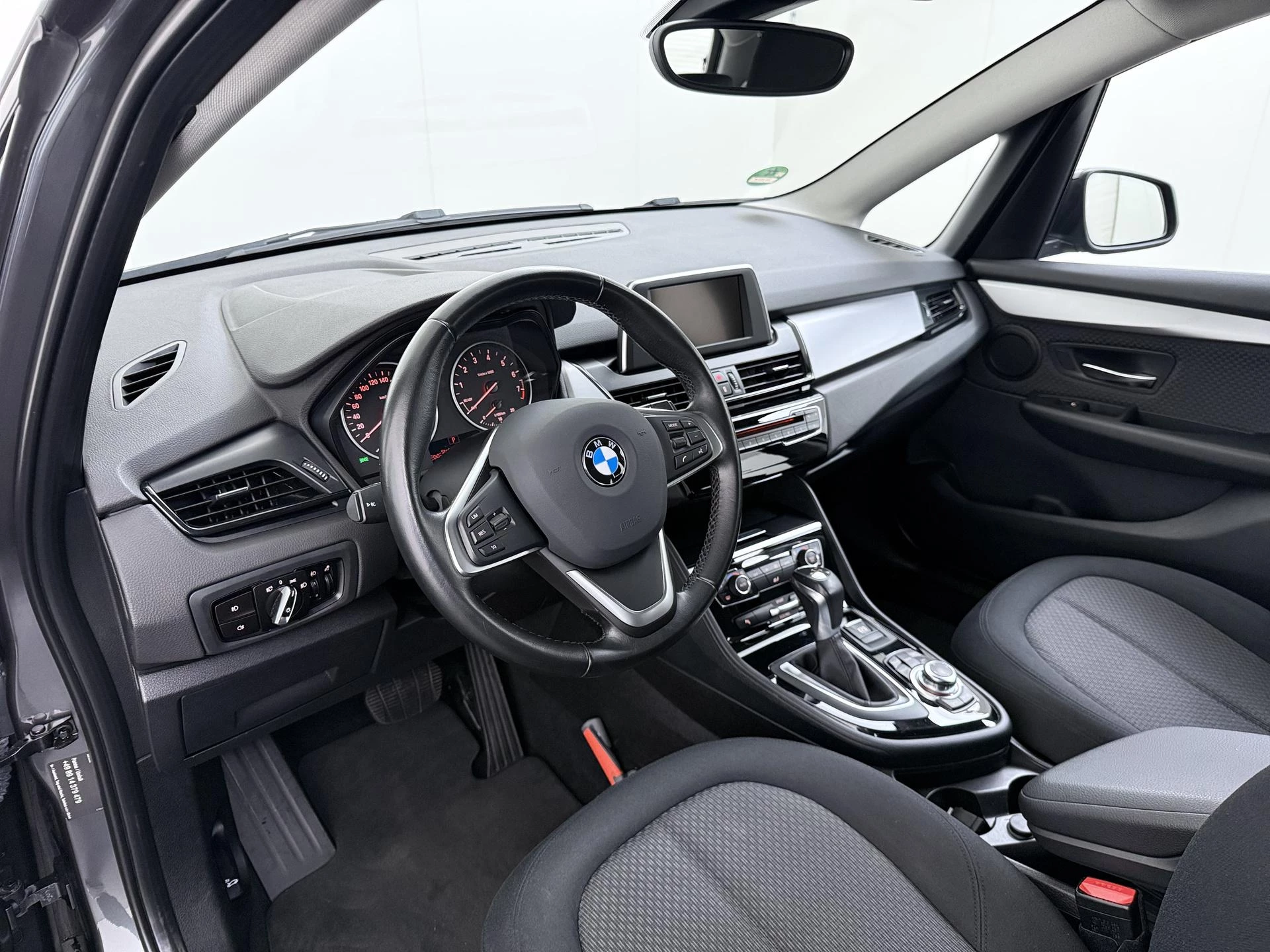 BMW-2 Serie-image-5