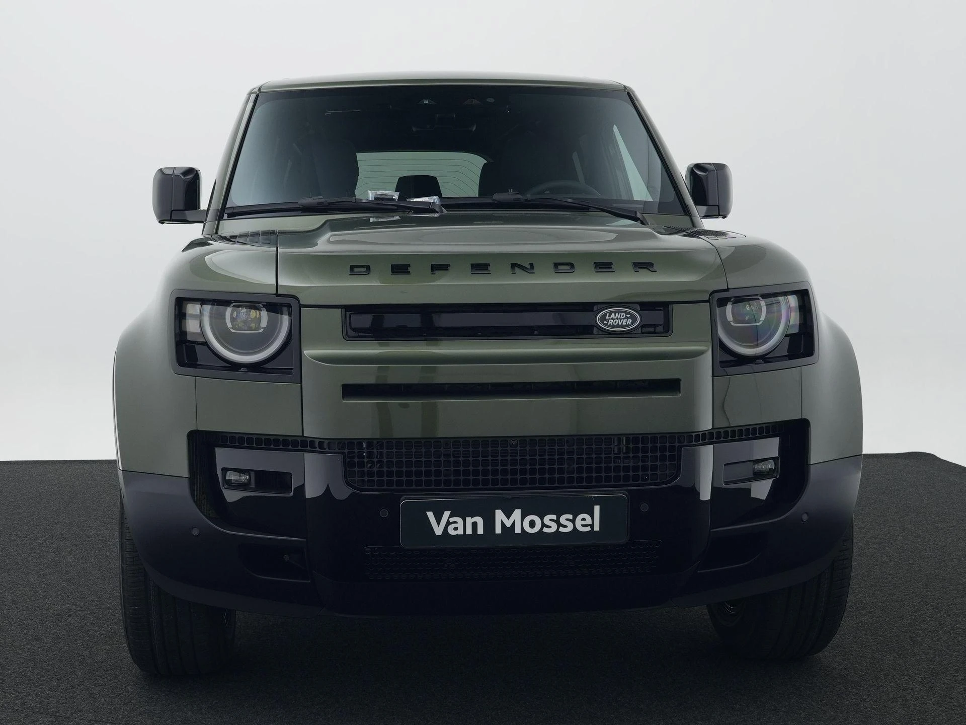 Land Rover-Defender-image-2