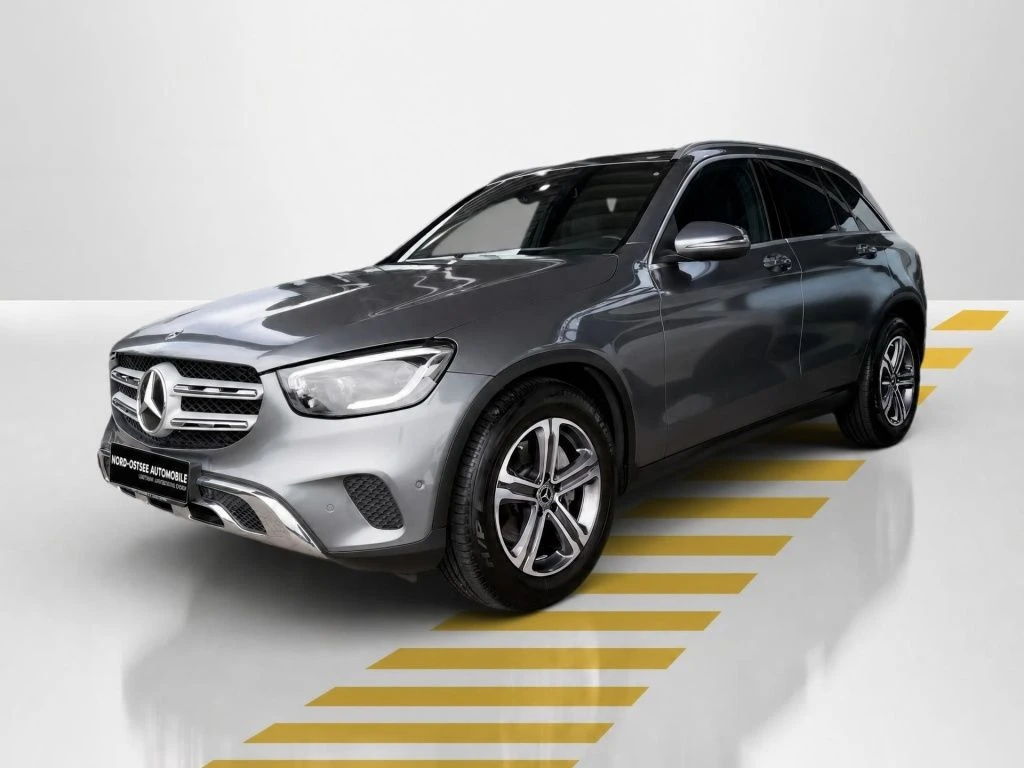 Mercedes-Benz-GLC 220 d-image-2