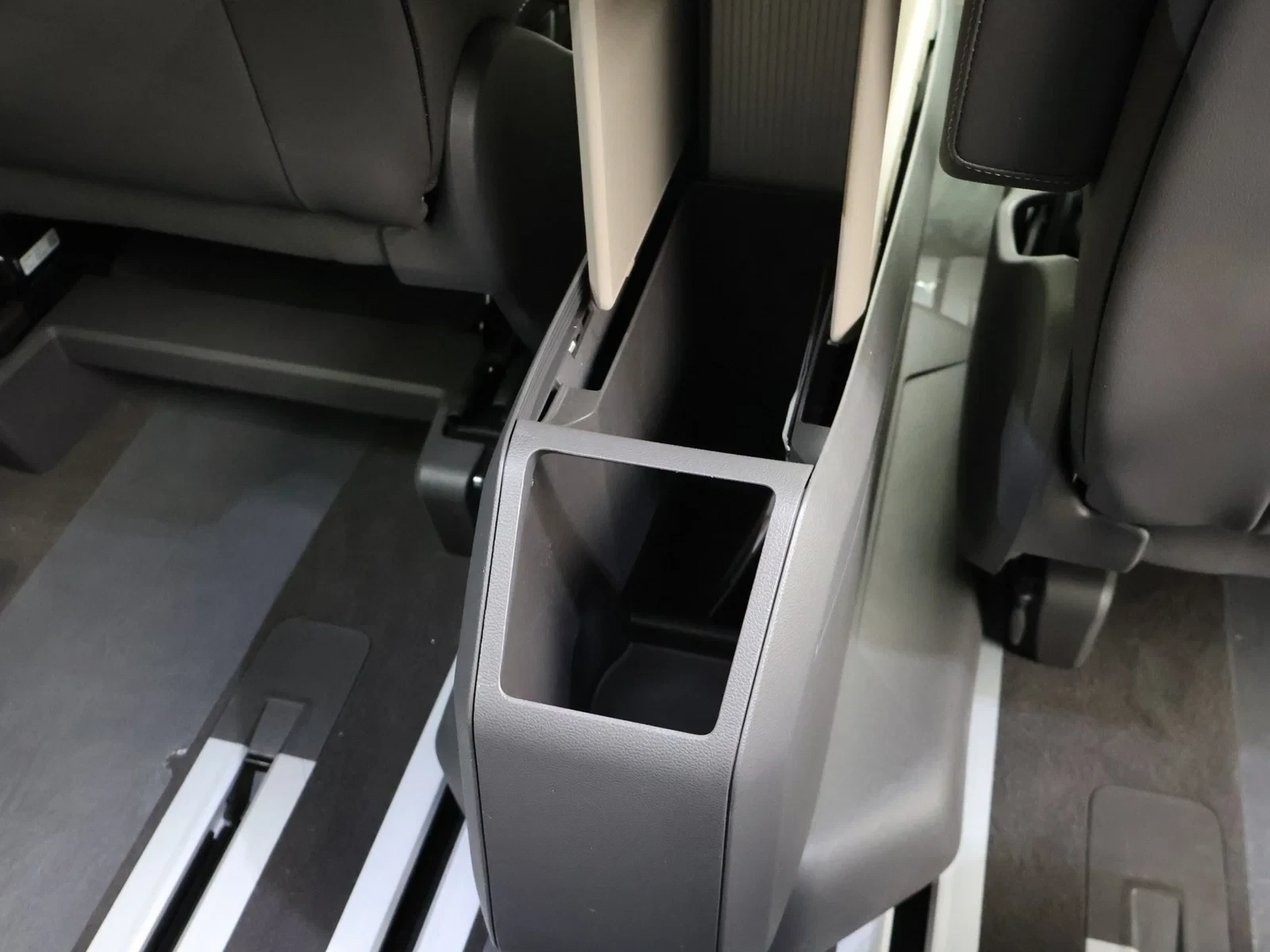 Volkswagen Multivan T7 eHybrid (PHEV) Multivan T7 PHEV Life Korte versie 1.5eHybrid 4X4 245PK *AUTOMAAT*7 ZITPLAATSEN*VIRTUAL COCKPIT*TREK