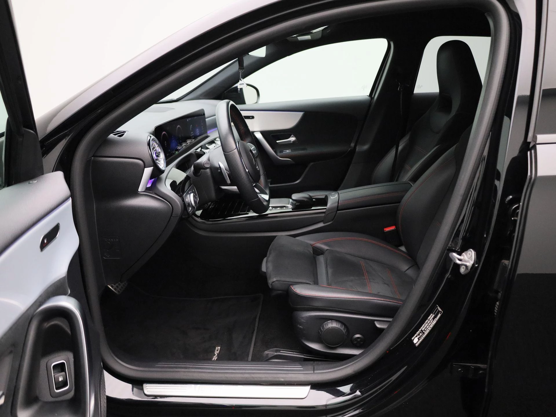 Mercedes-Benz-A-Klasse-image-8