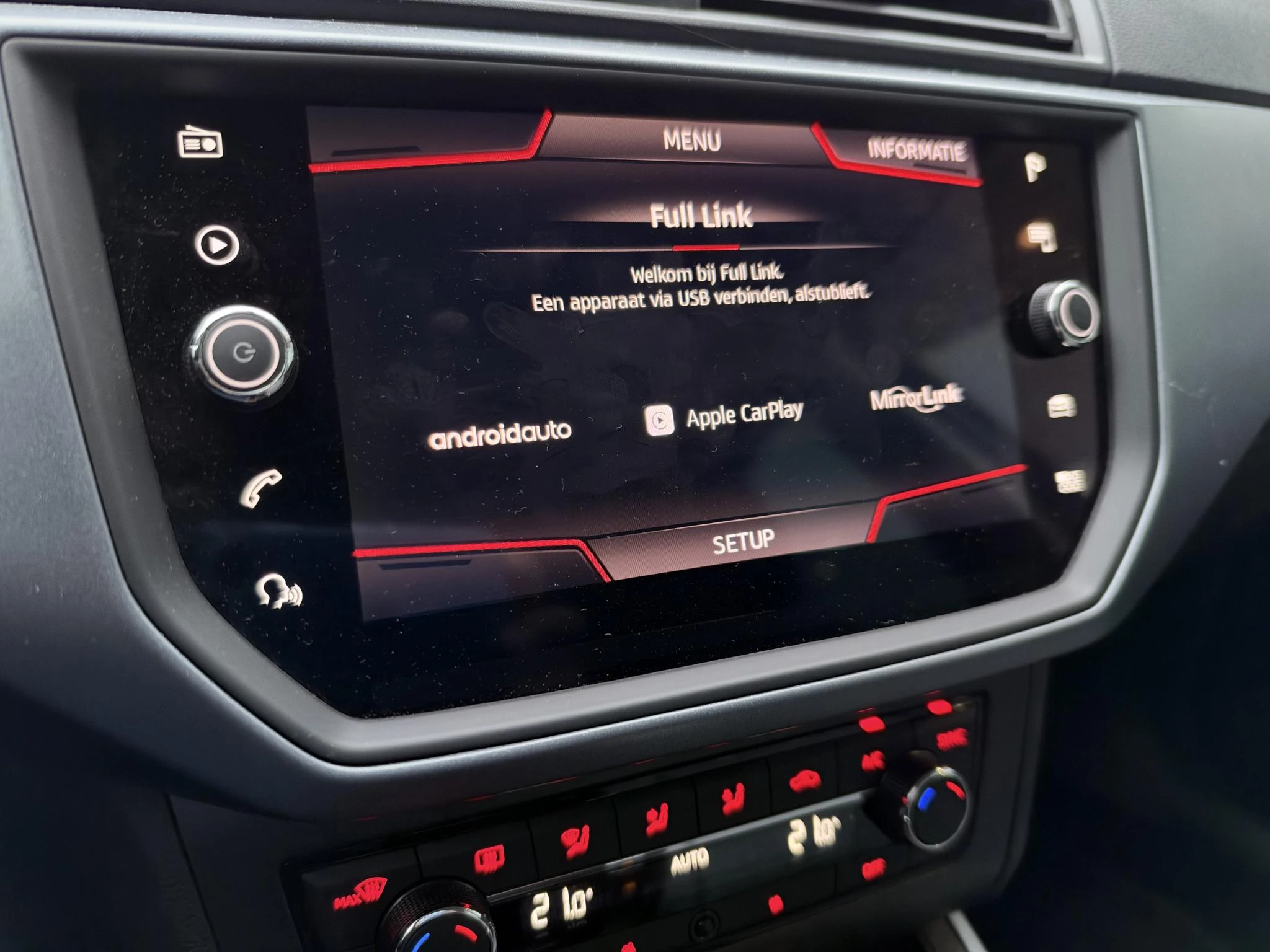 SEAT-Arona-image-6