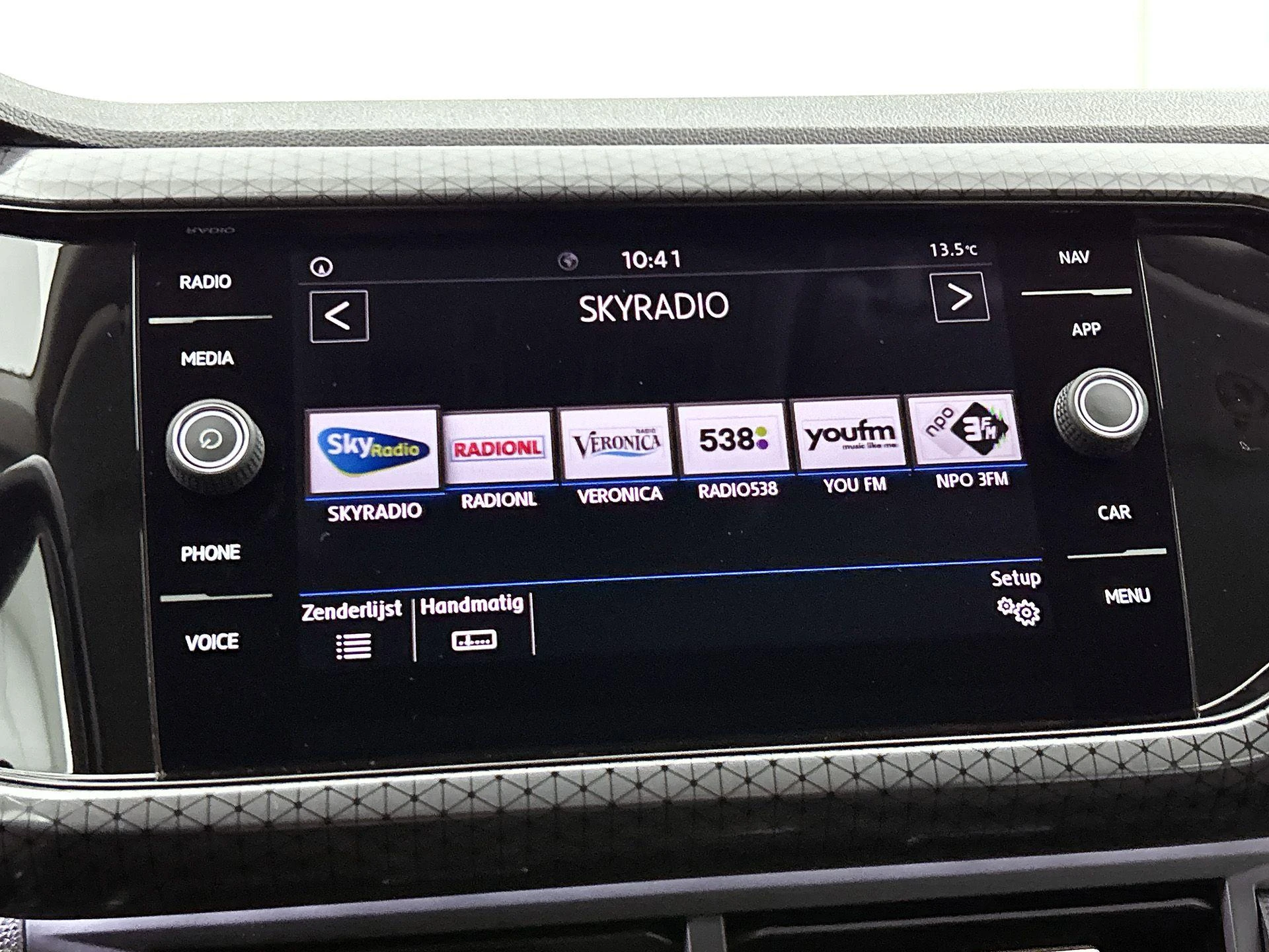 Volkswagen-T-Cross-image-6