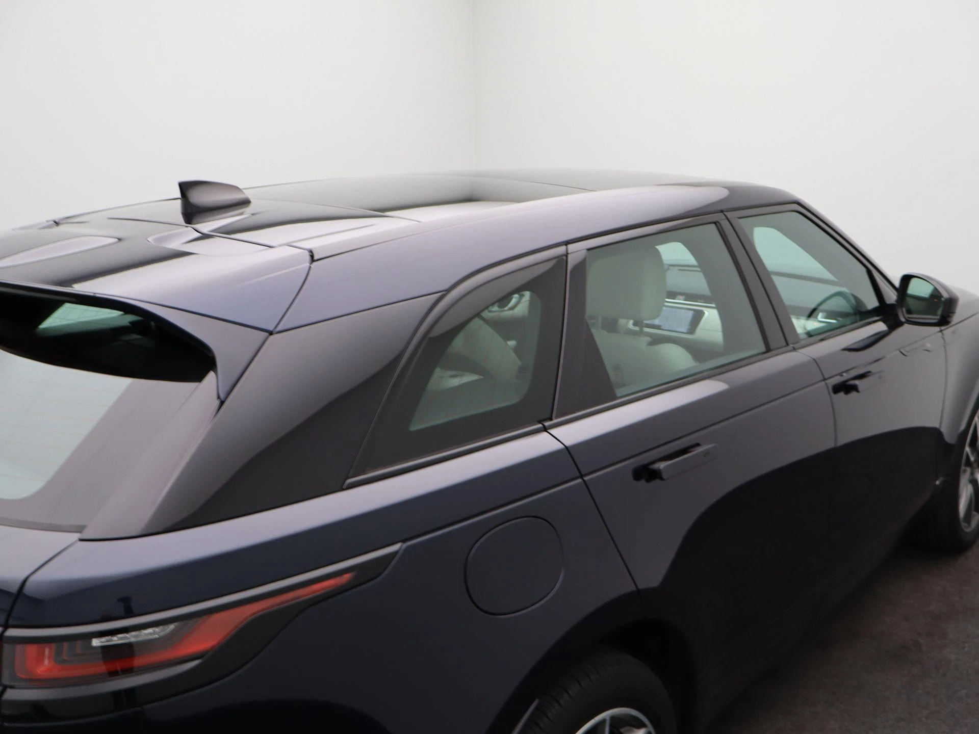 Land Rover-Range Rover Velar-image-44