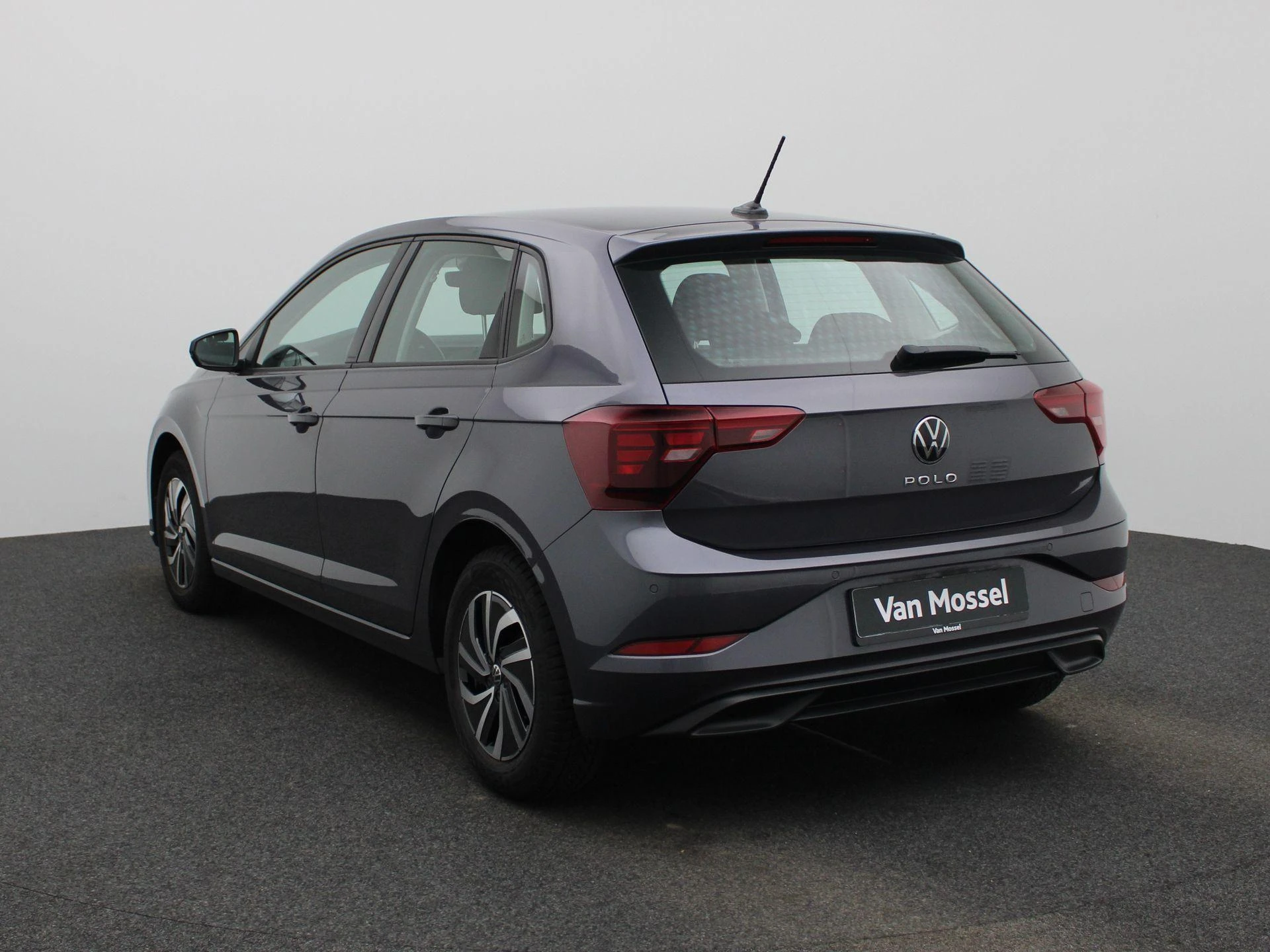 Volkswagen-Polo-image-1