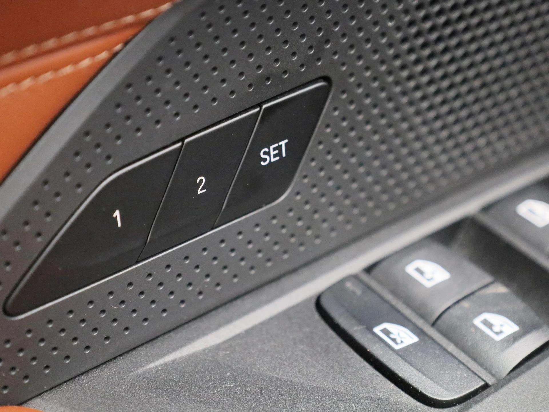 BMW-i4-image-34