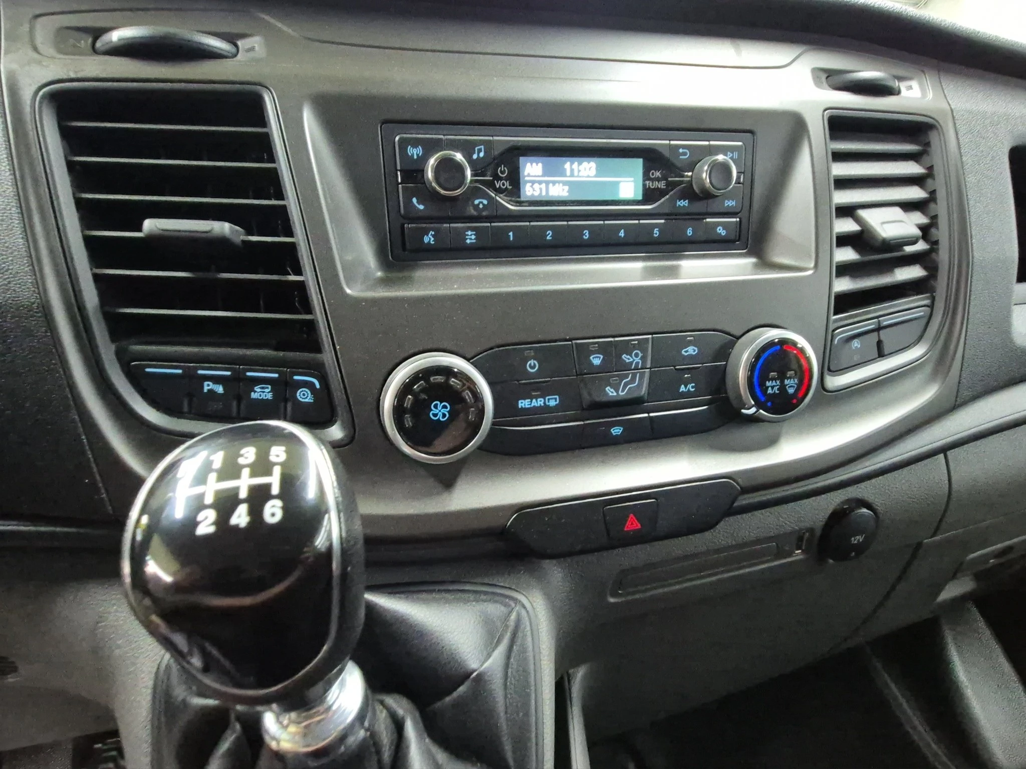 Ford-Transit Custom-image-14