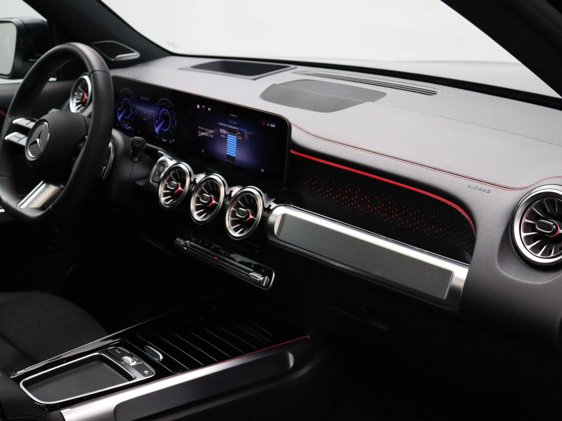 Mercedes-Benz-EQB-image-29