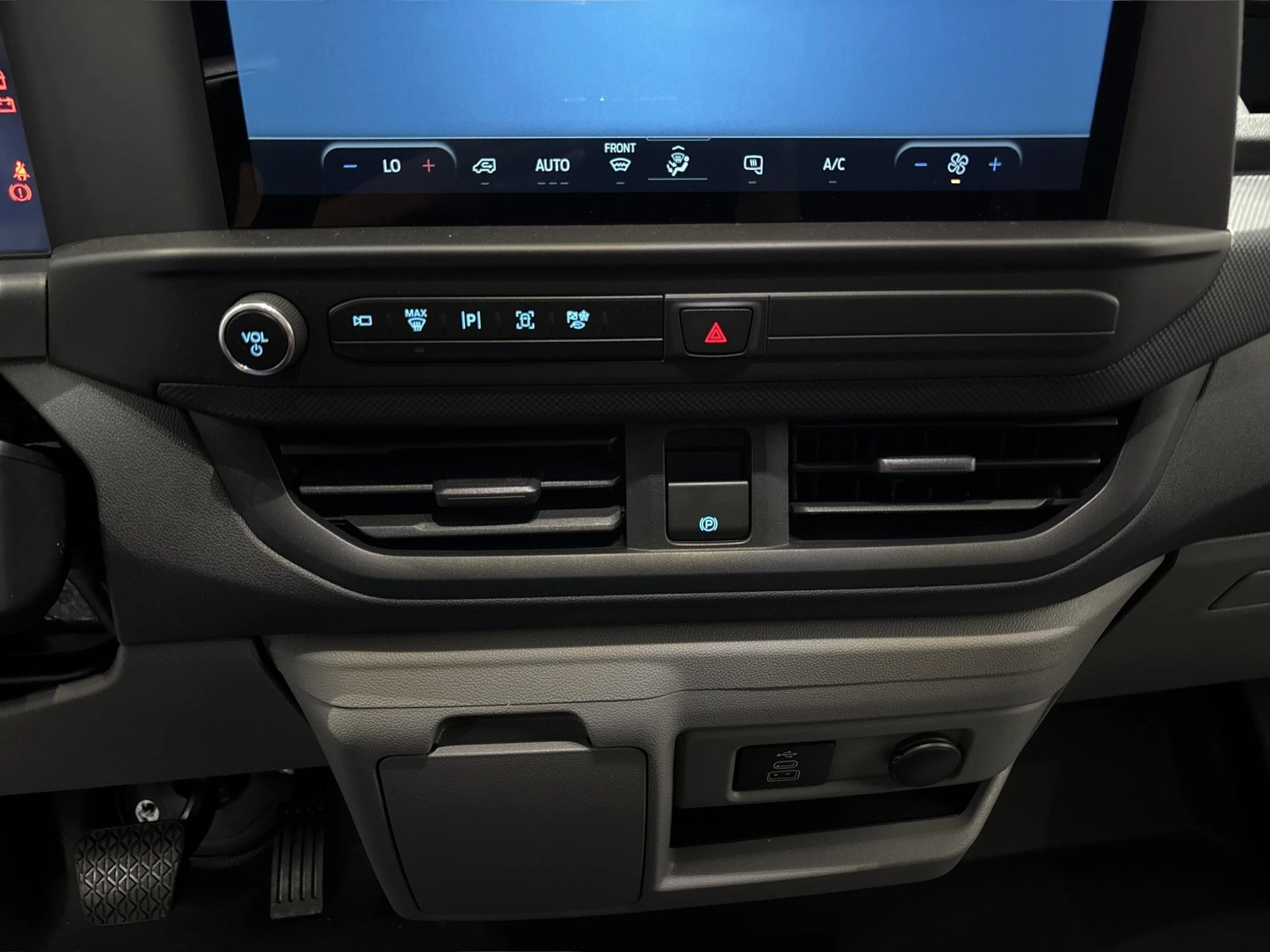 Ford-E-Transit Custom-image-13