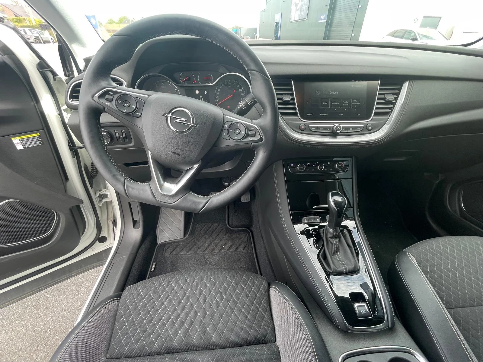 Opel-Grandland X-image-17