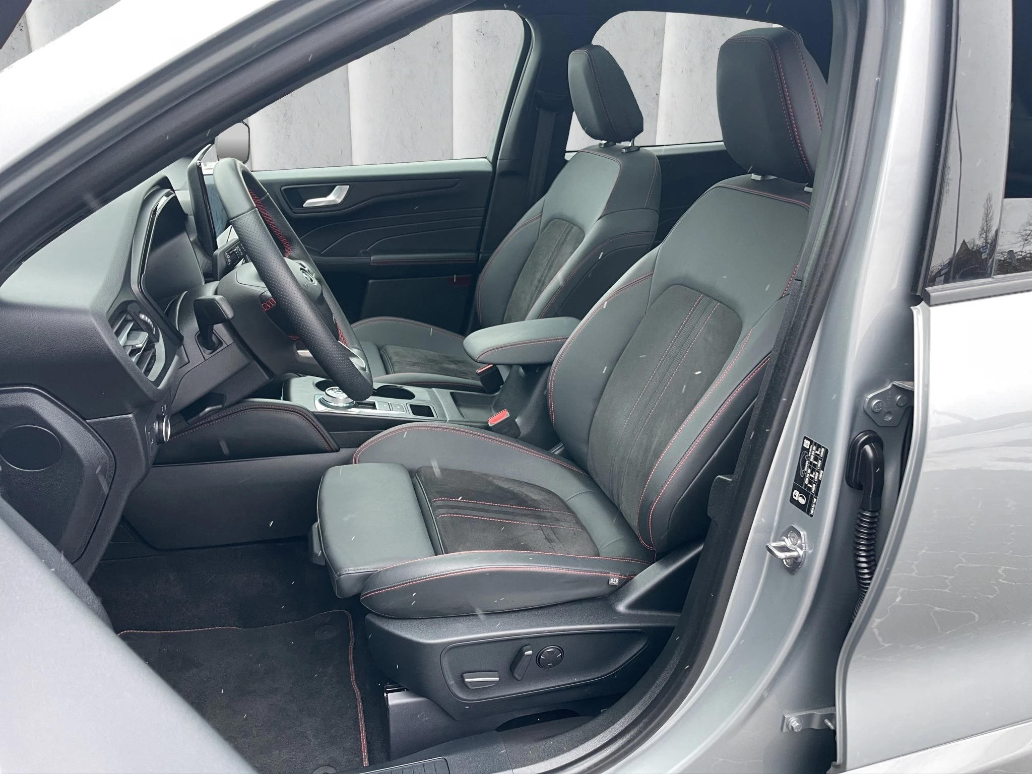 Ford Kuga ST-Line X Aut.*PANO*AHK*360GRAD*LED-MATRIX*NAVI*GRA*WINTER-PKT.