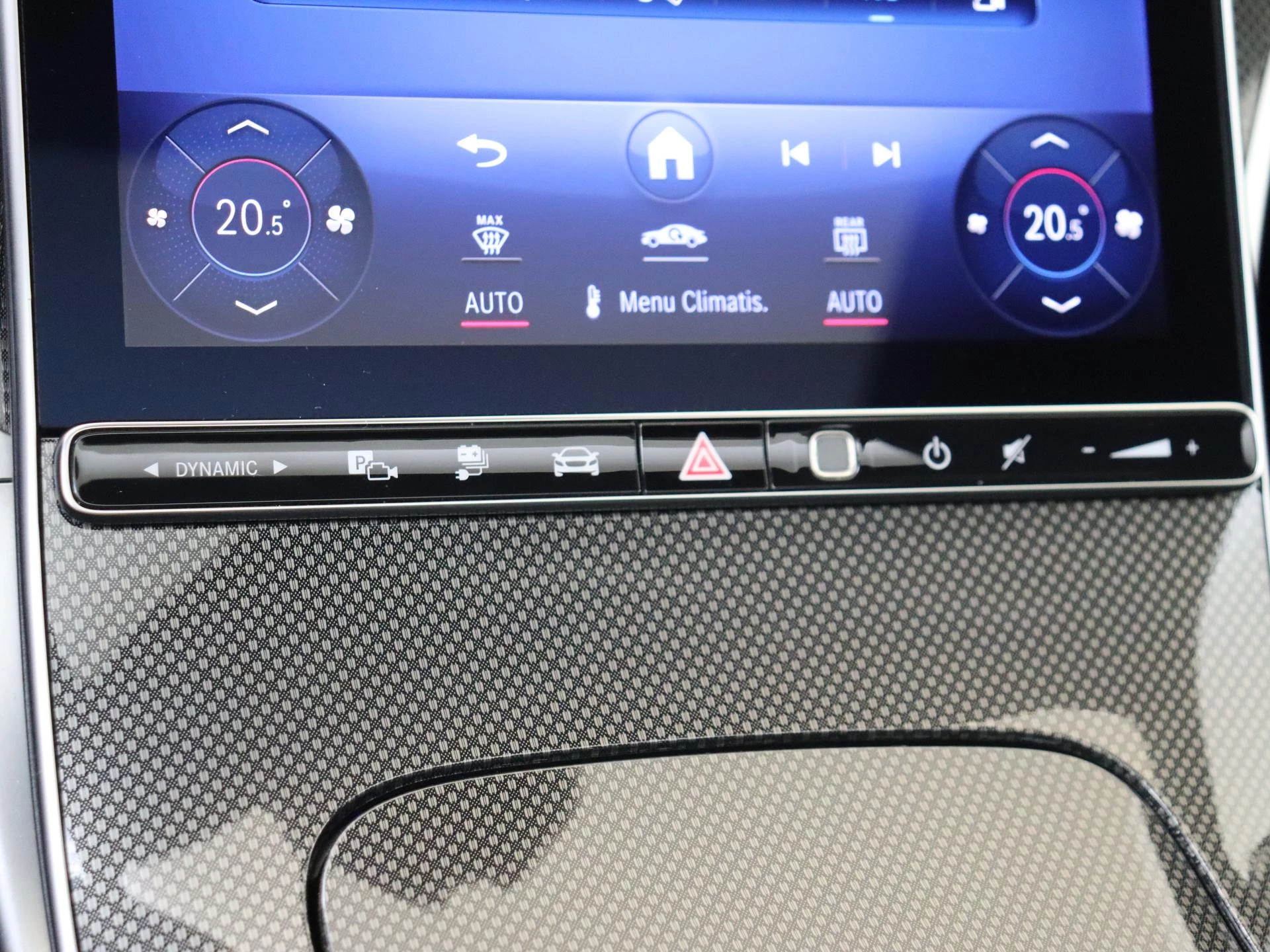 Mercedes-Benz-C-Klasse-image-22