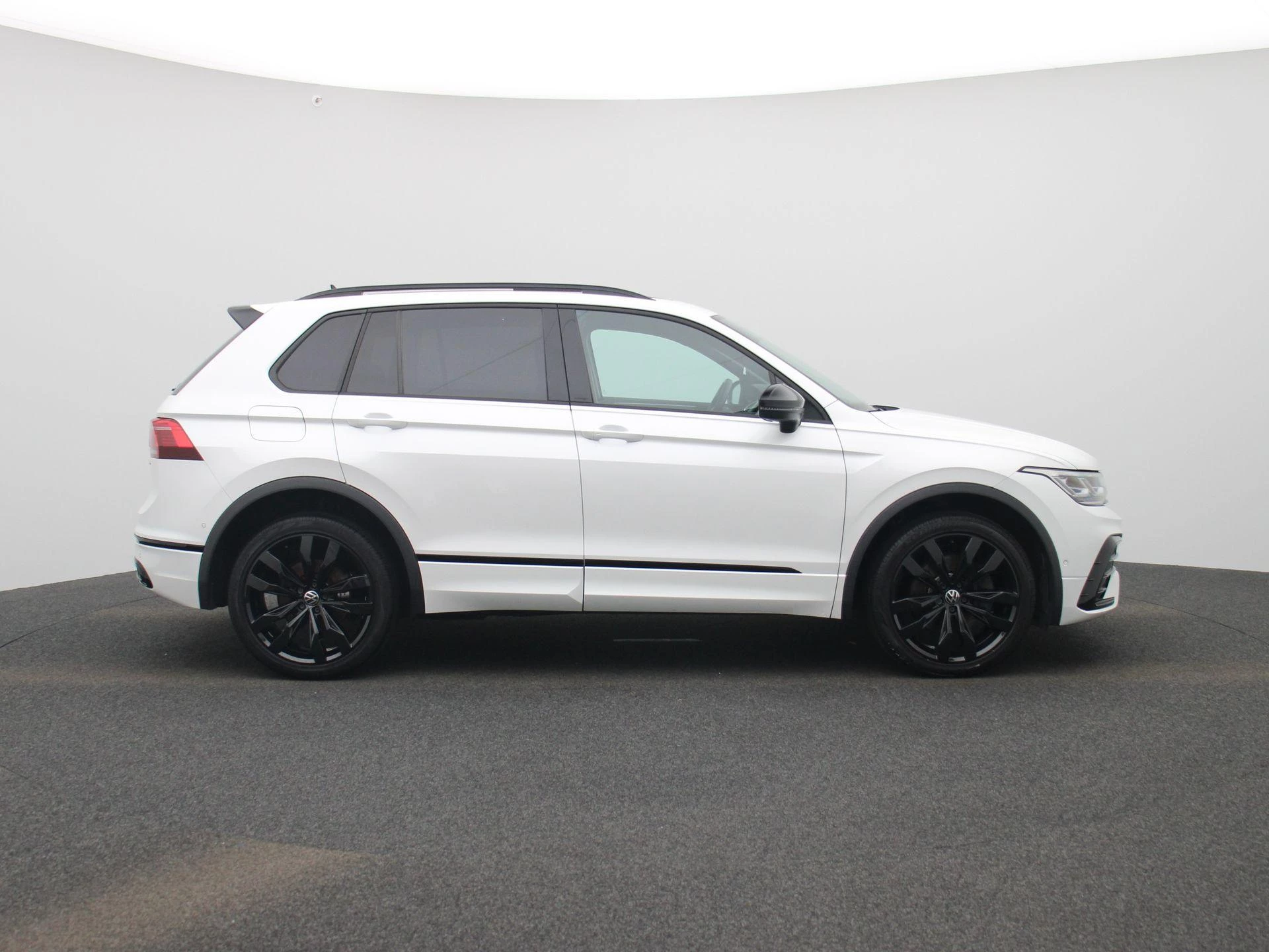 Volkswagen Tiguan 1.4 TSI eHybrid R-Line Business+ 245 PK|