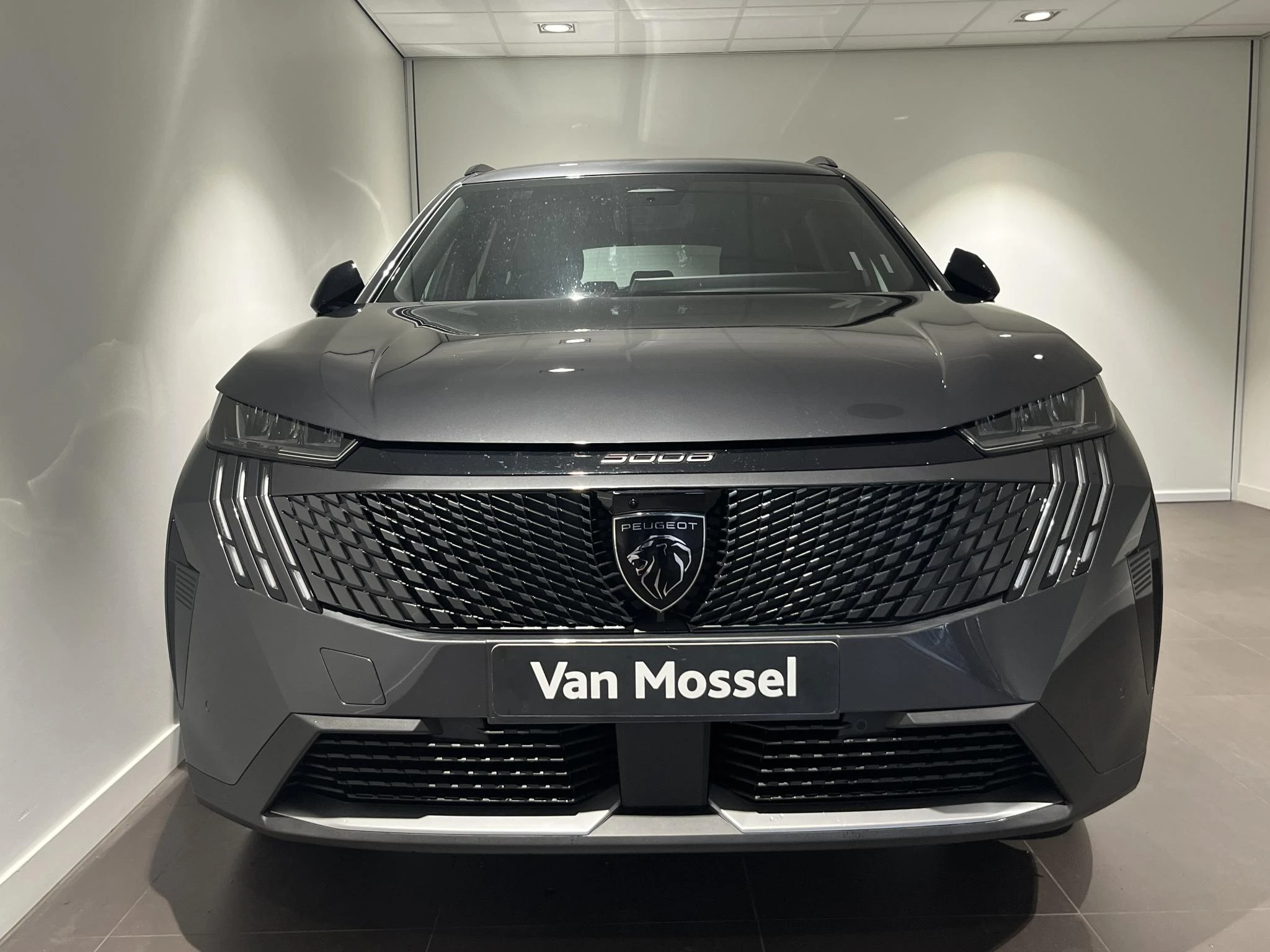 Peugeot-e-5008-image-3