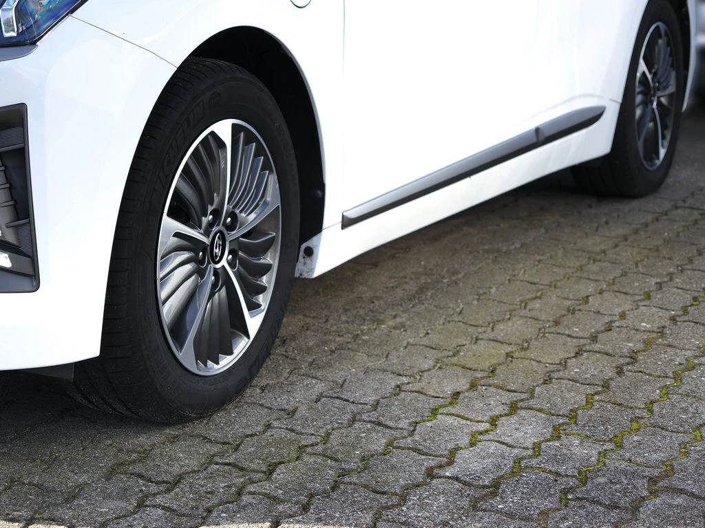 Hyundai-IONIQ-image-6