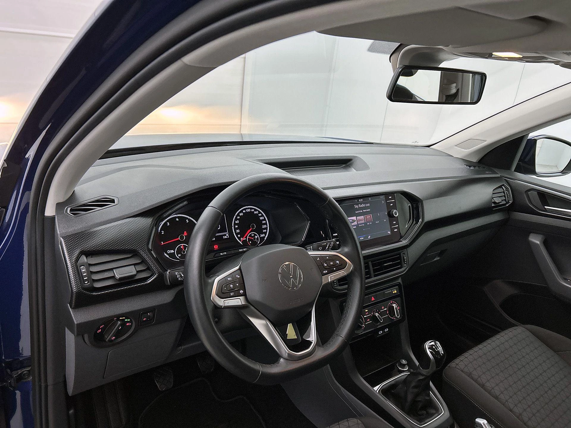 Volkswagen-T-Cross-image-7