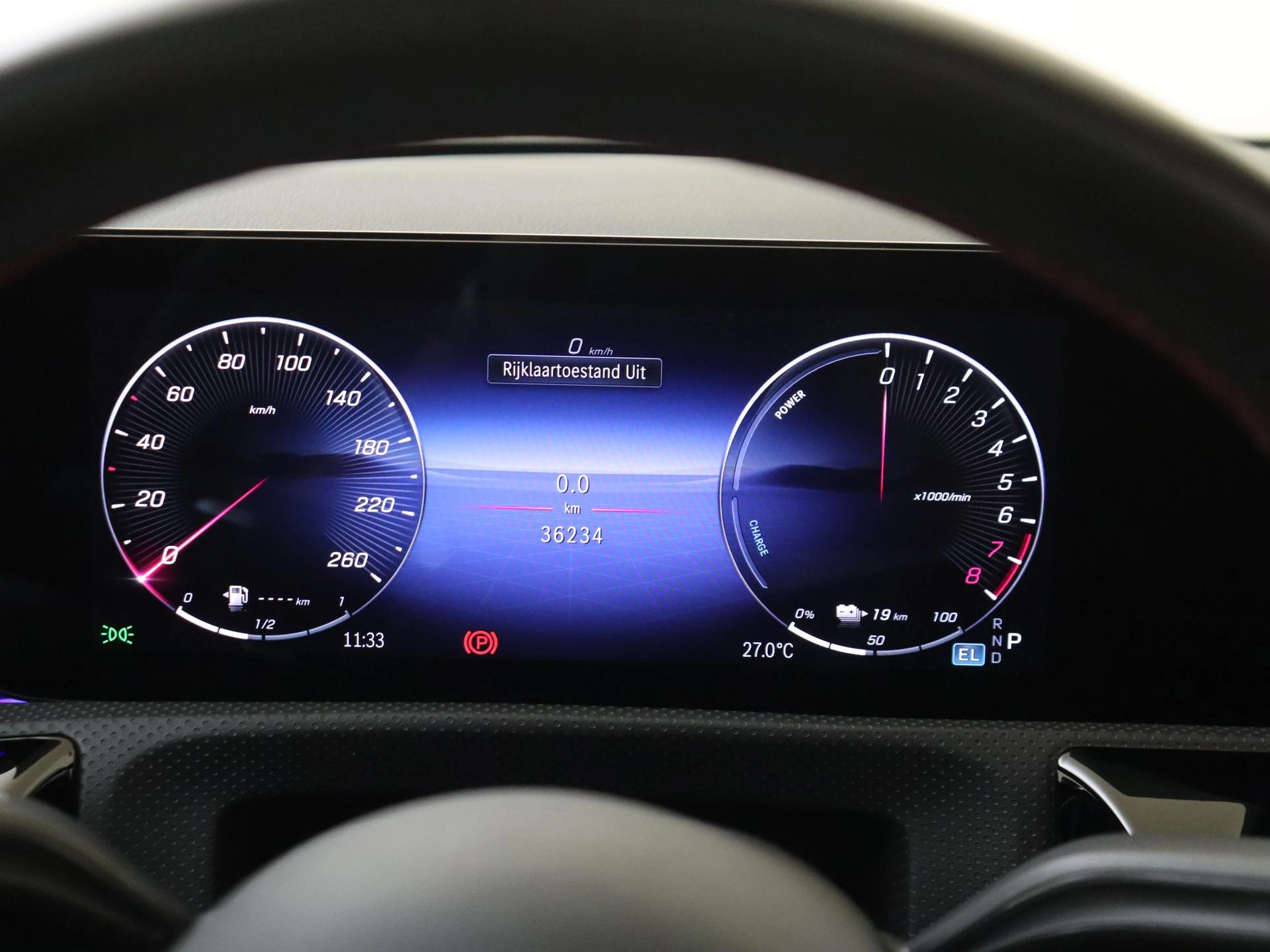 Mercedes-Benz-CLA-image-11