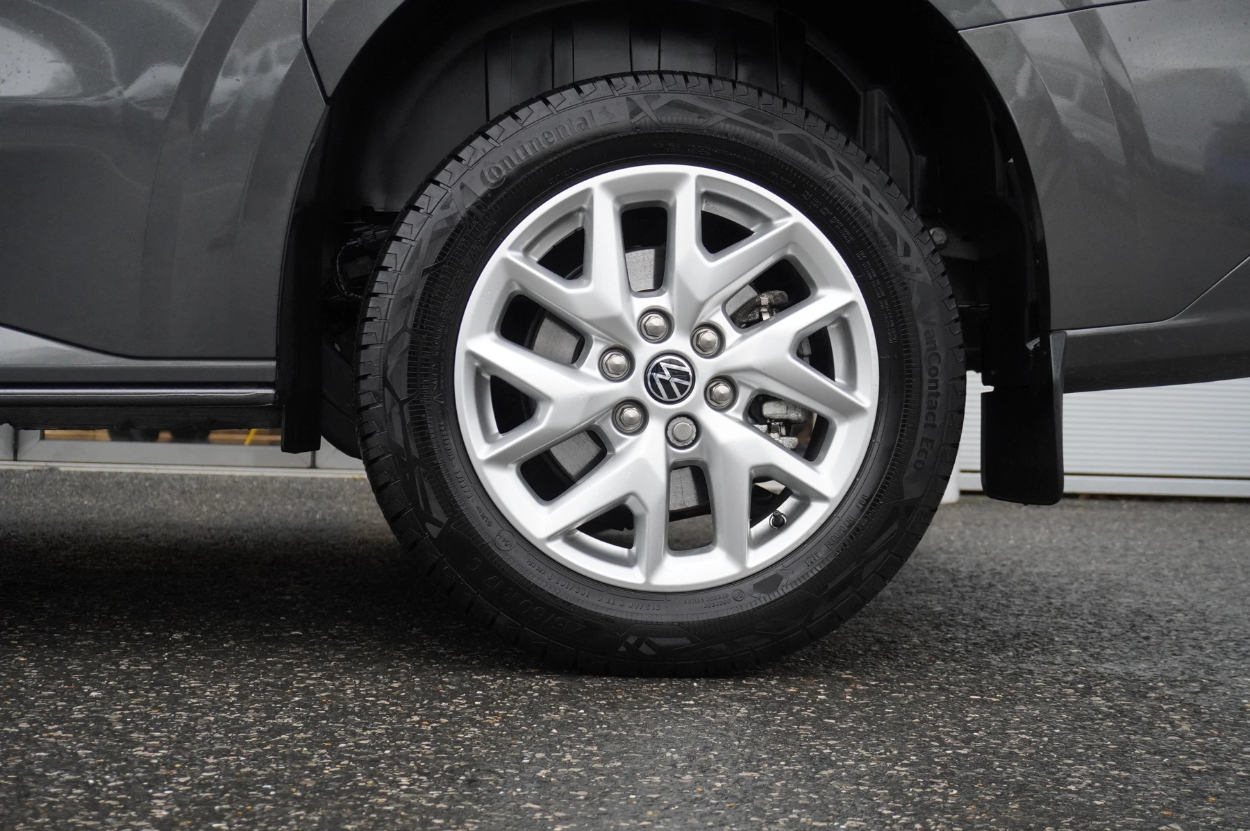 Volkswagen-Transporter-image-49