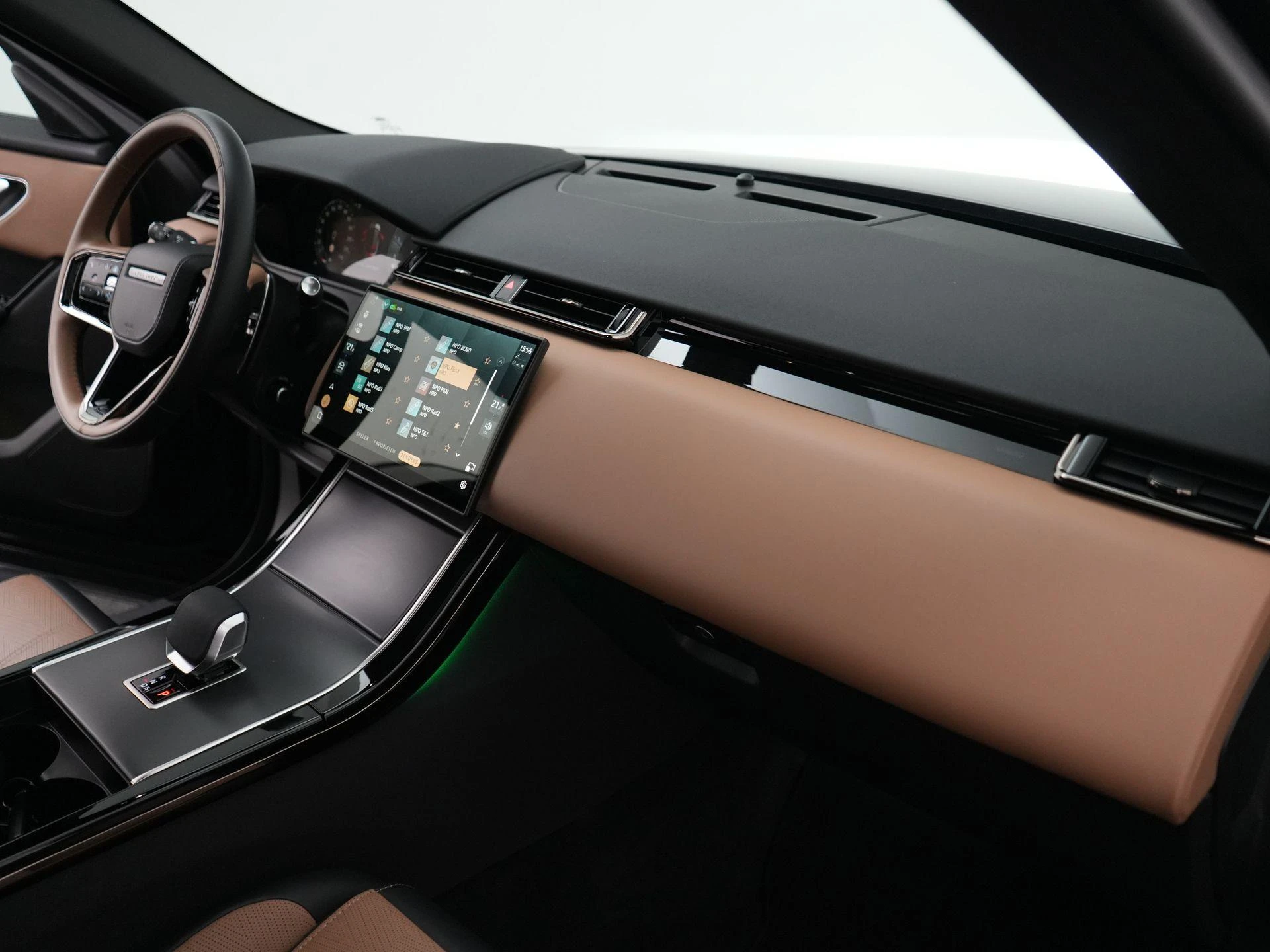 Land Rover-Range Rover Velar-image-50