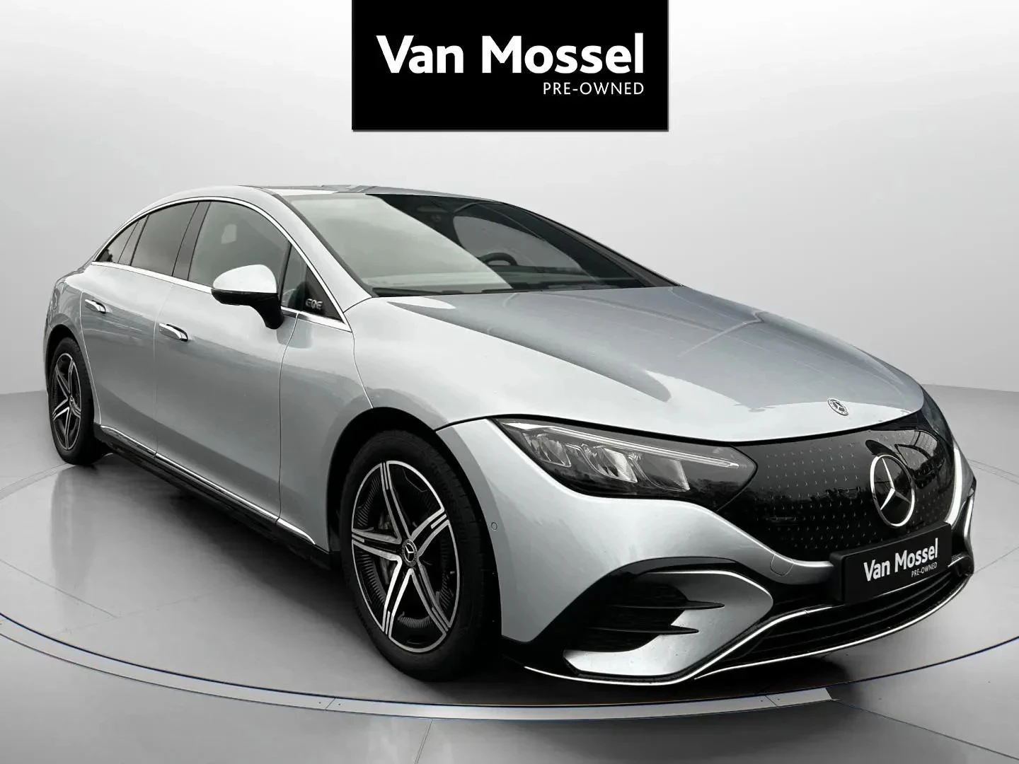 Mercedes-Benz-EQE-image-2