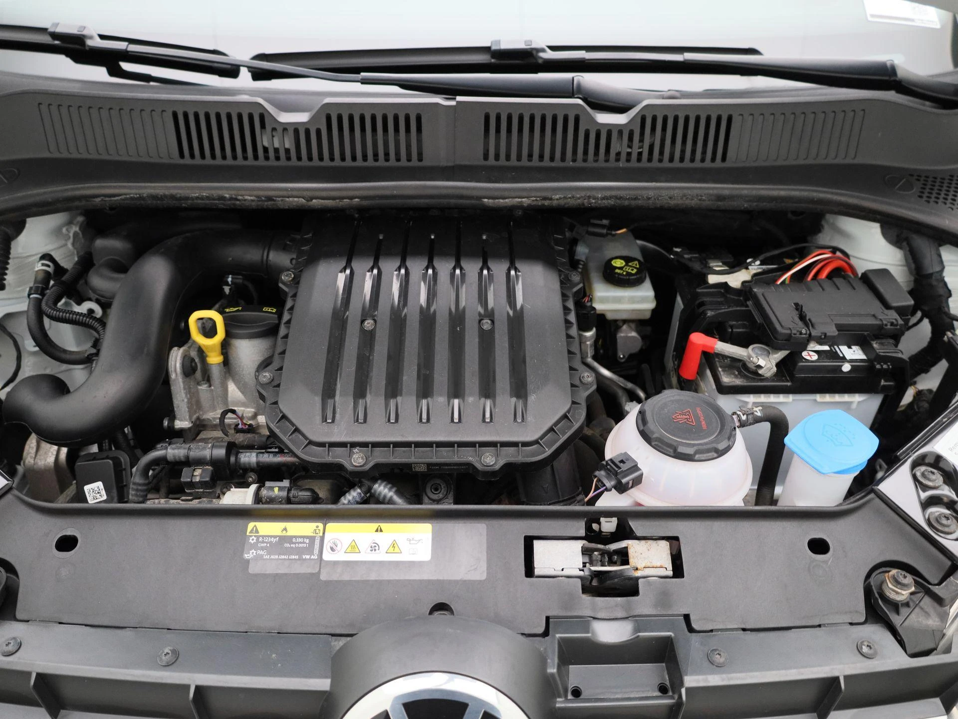 Volkswagen-up!-image-23