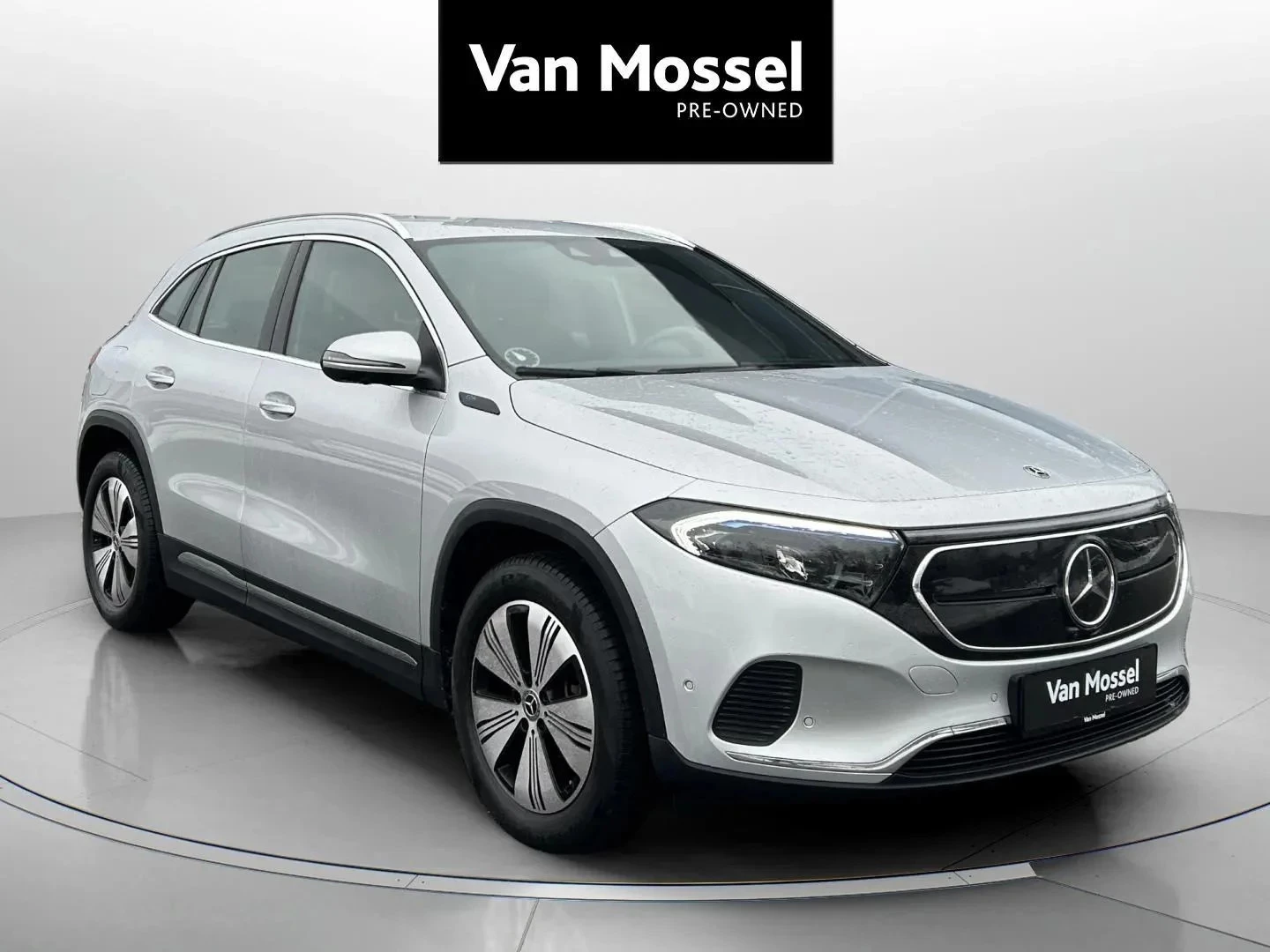 Mercedes-Benz-EQA-image-2