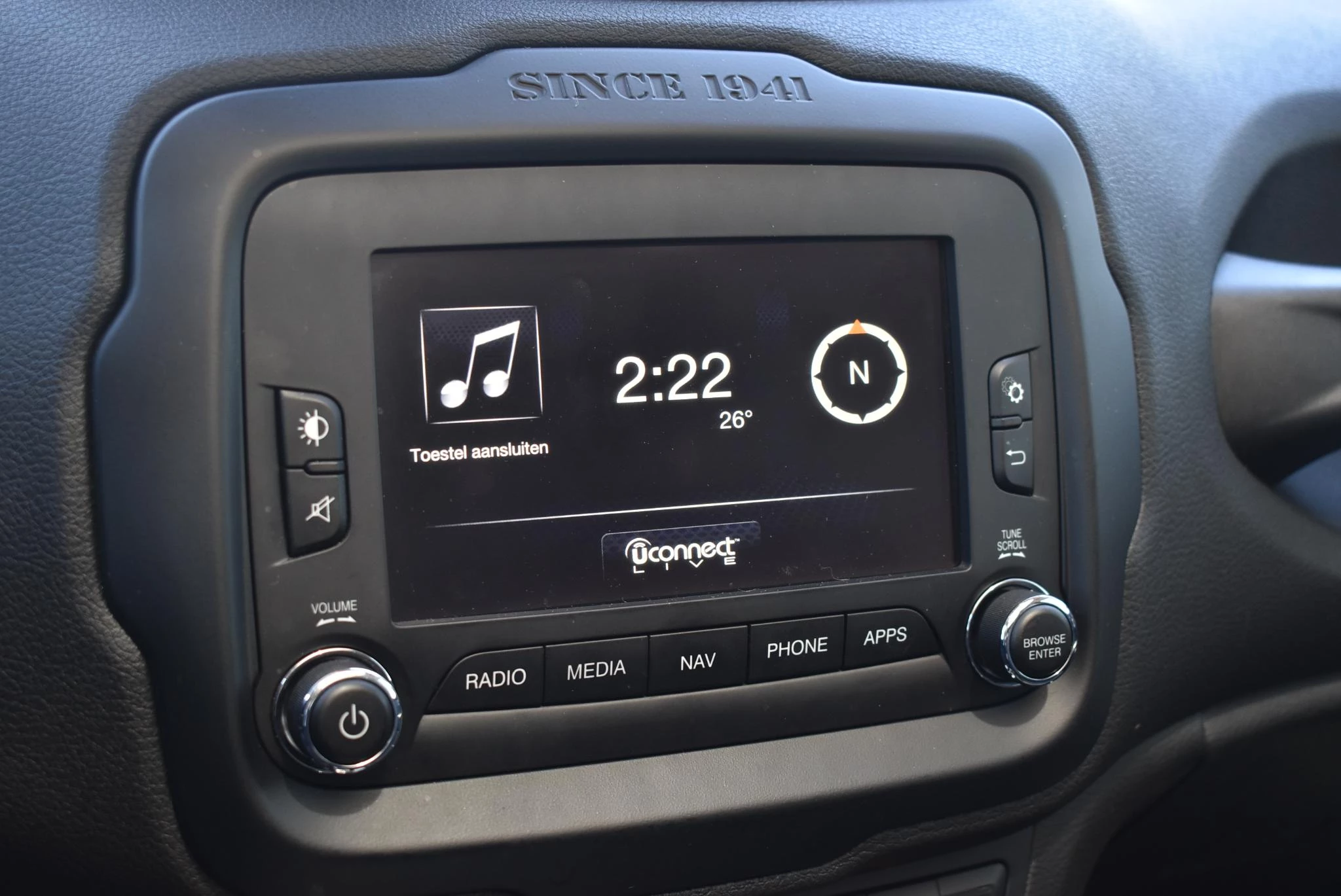 Jeep-Renegade-image-30