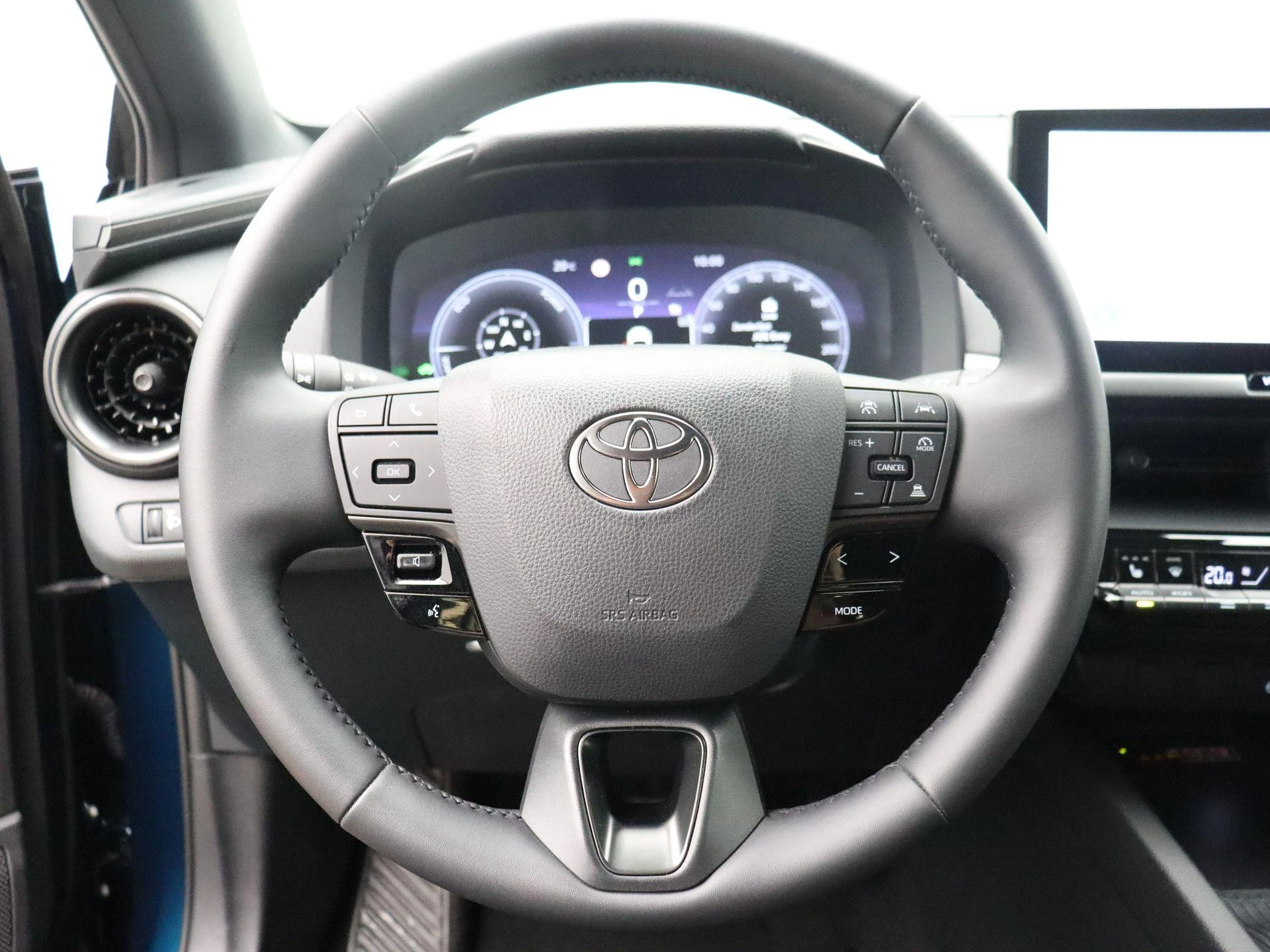 Toyota-C-HR-image-17
