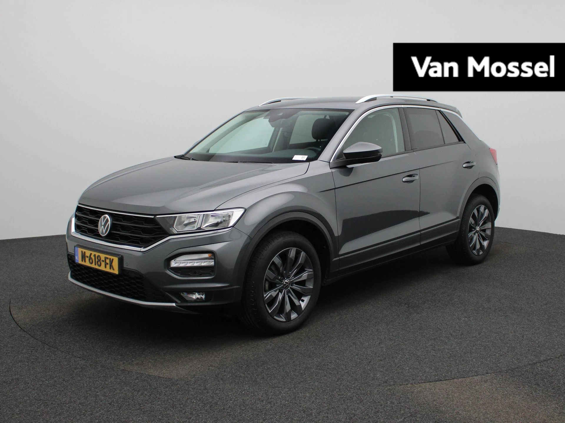 Volkswagen-T-Roc-image-0