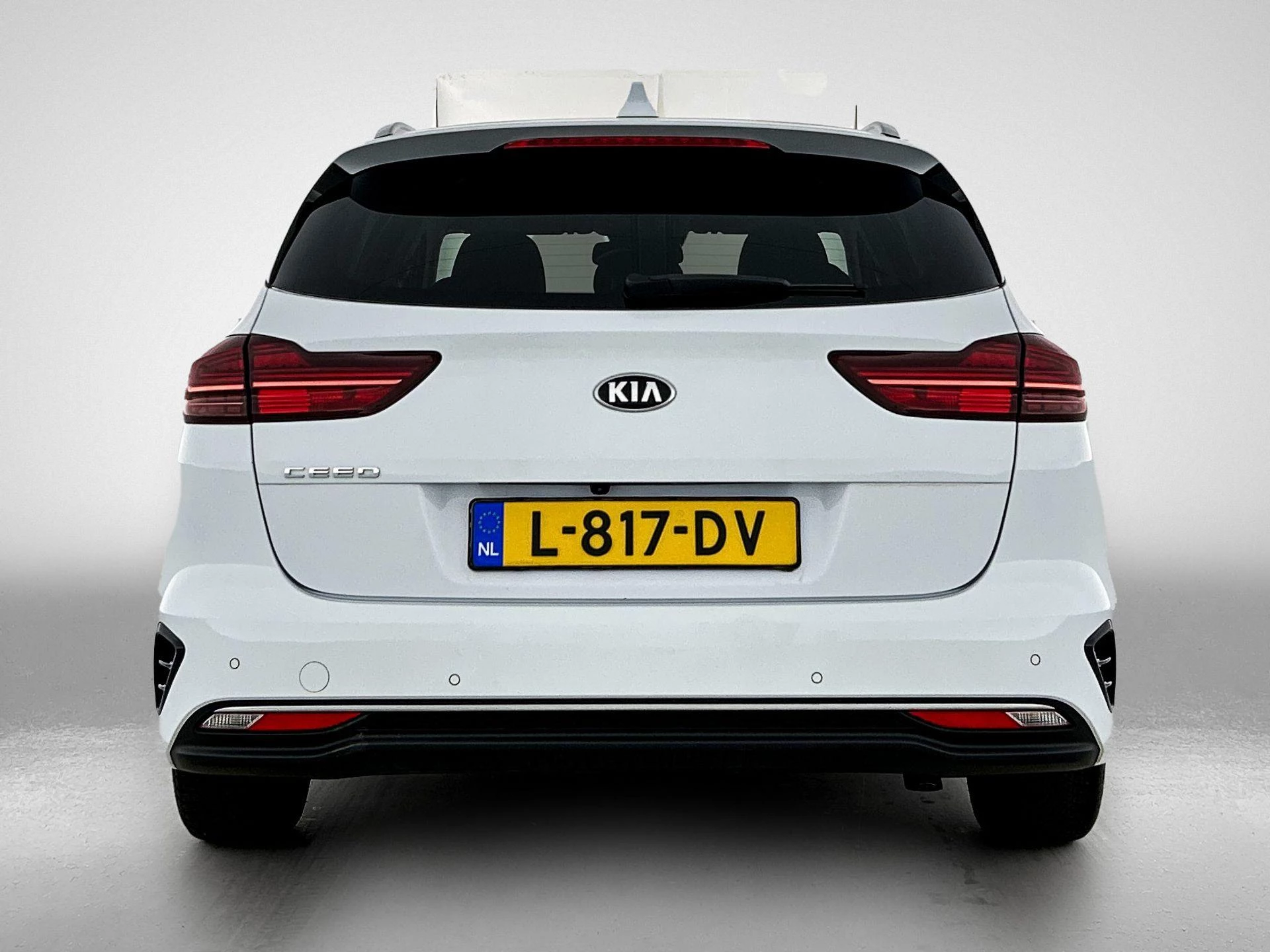 Kia-Ceed Sportswagon-image-2