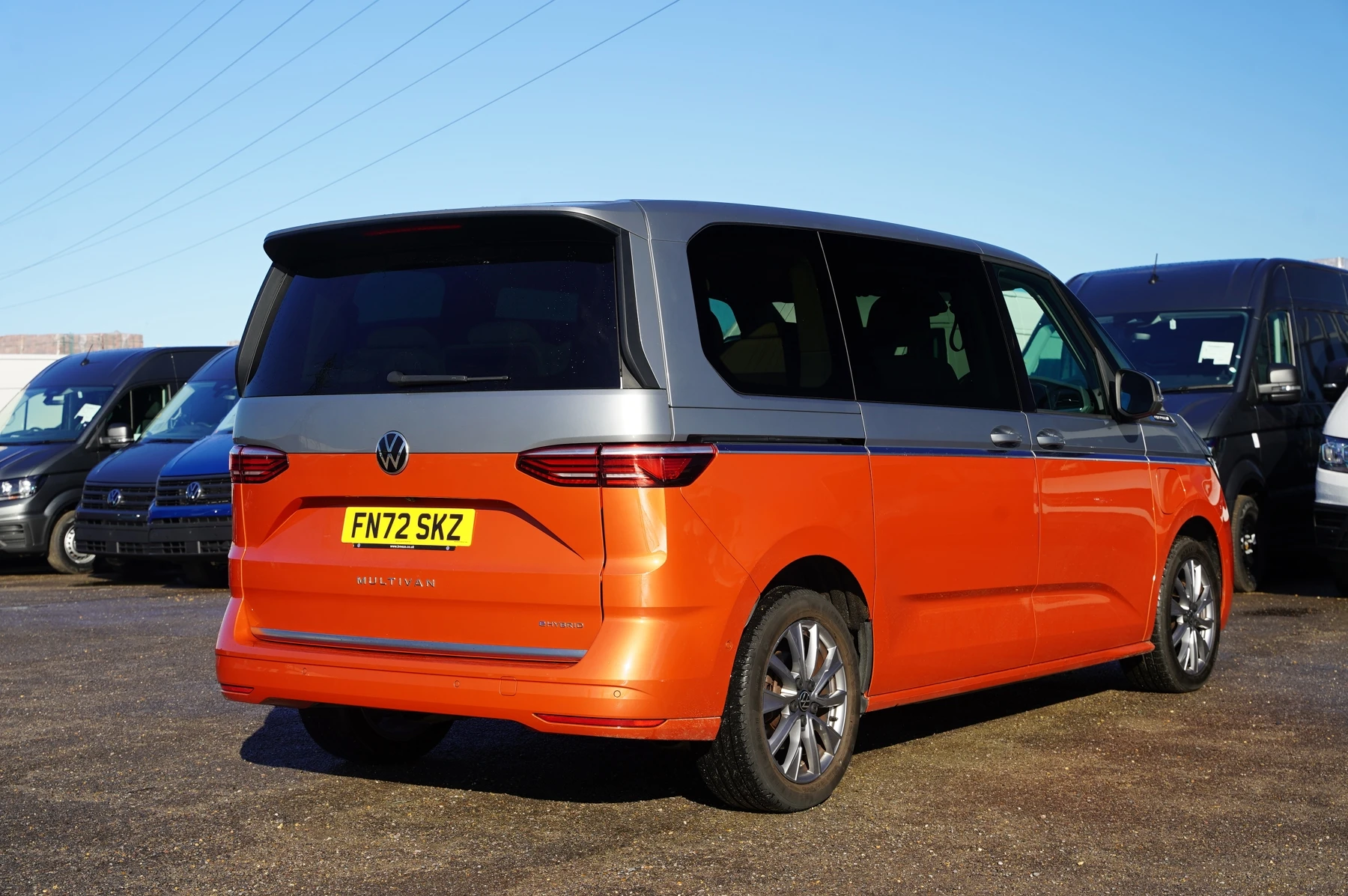 Volkswagen-Multivan-image-13