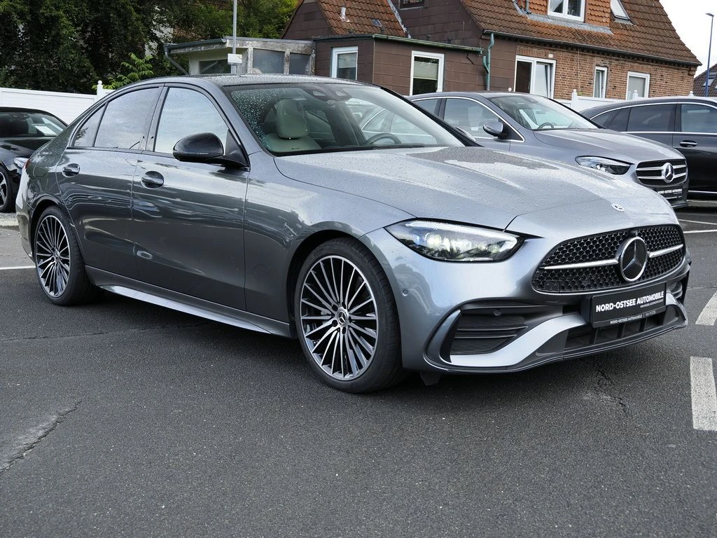 Mercedes-Benz-C-Klasse 300-image-4