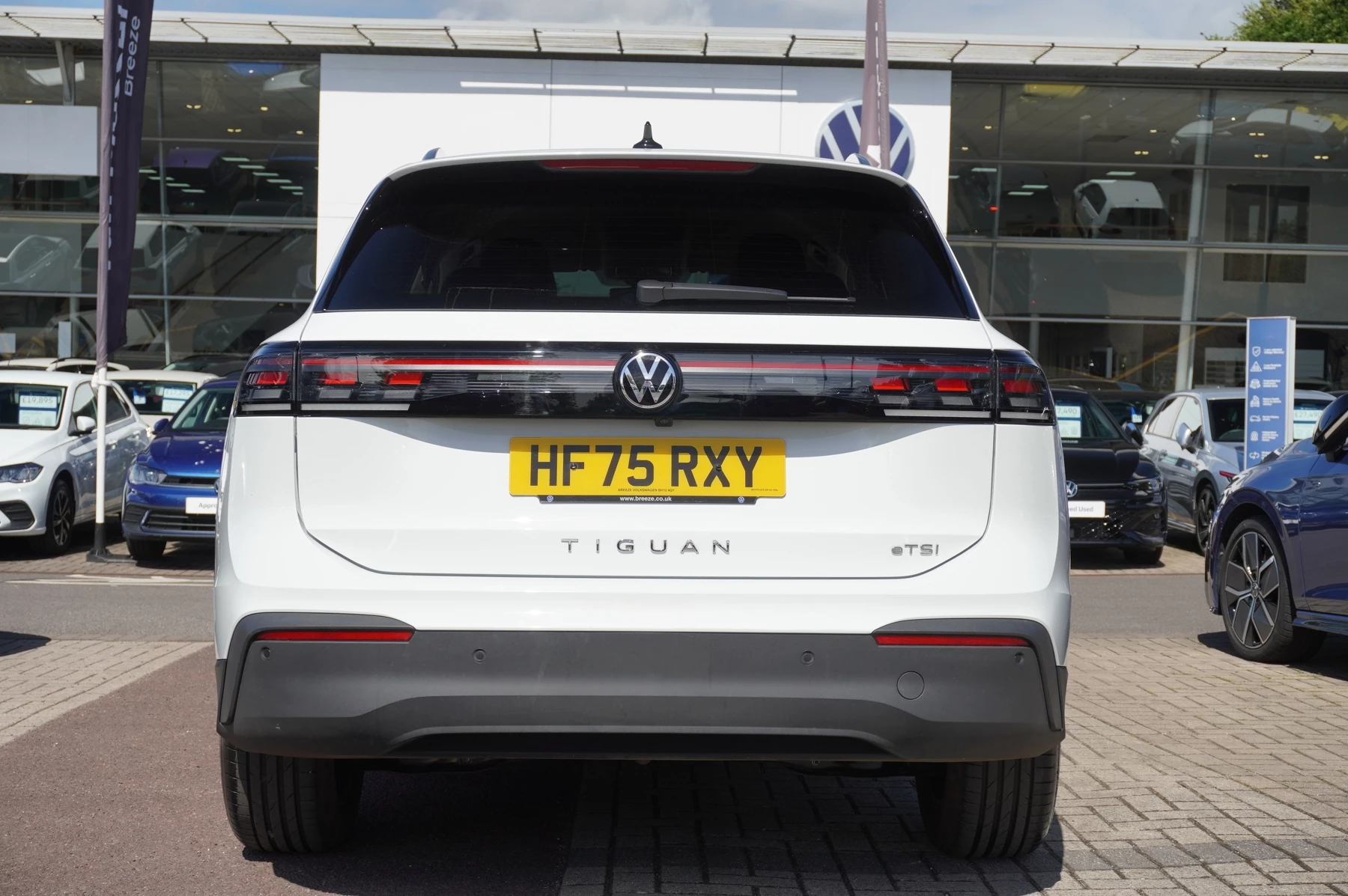 Volkswagen-Tiguan-image-17